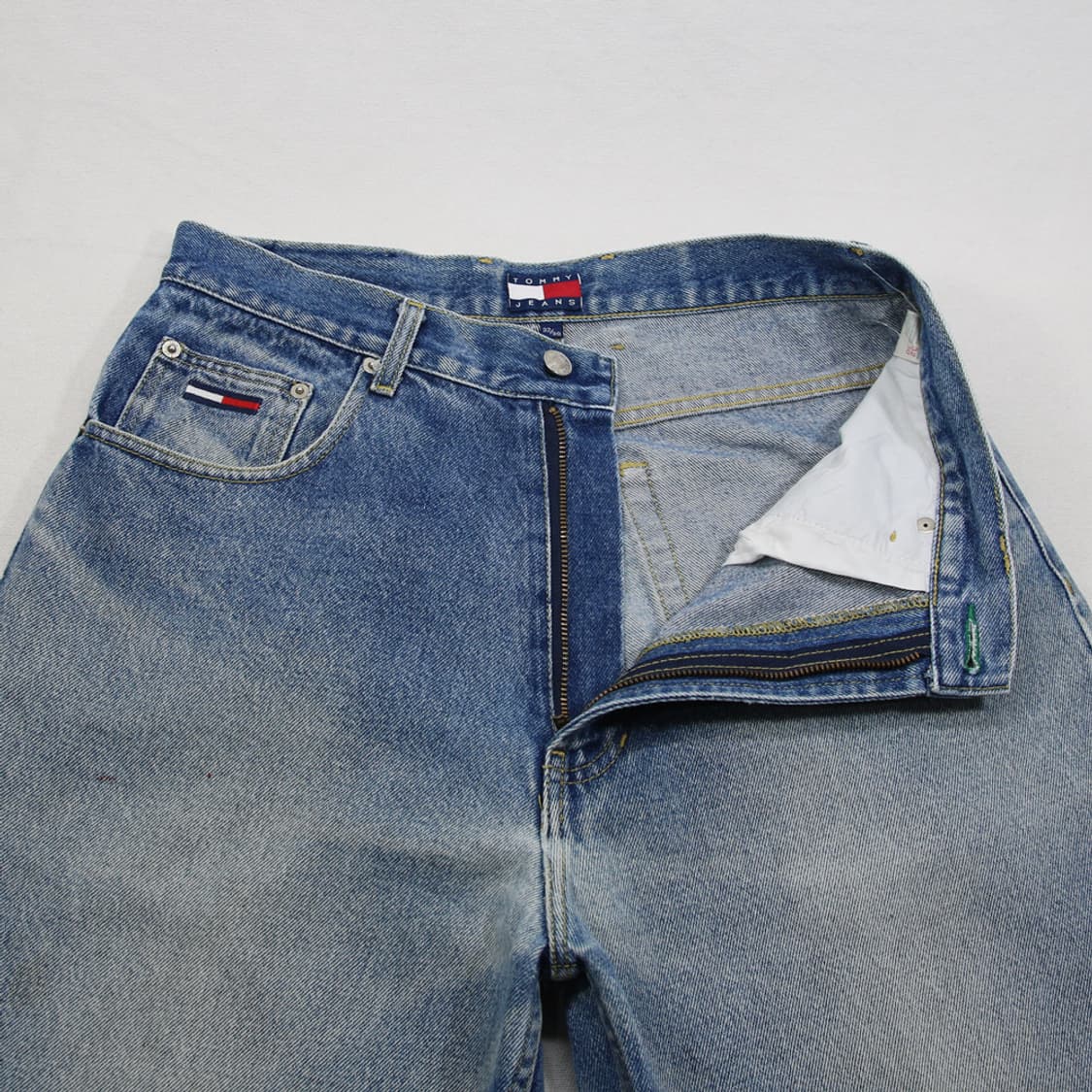 (착용컷) TOMMY HILFIGER 데님 팬츠 (남성용 31) 상품이미지5