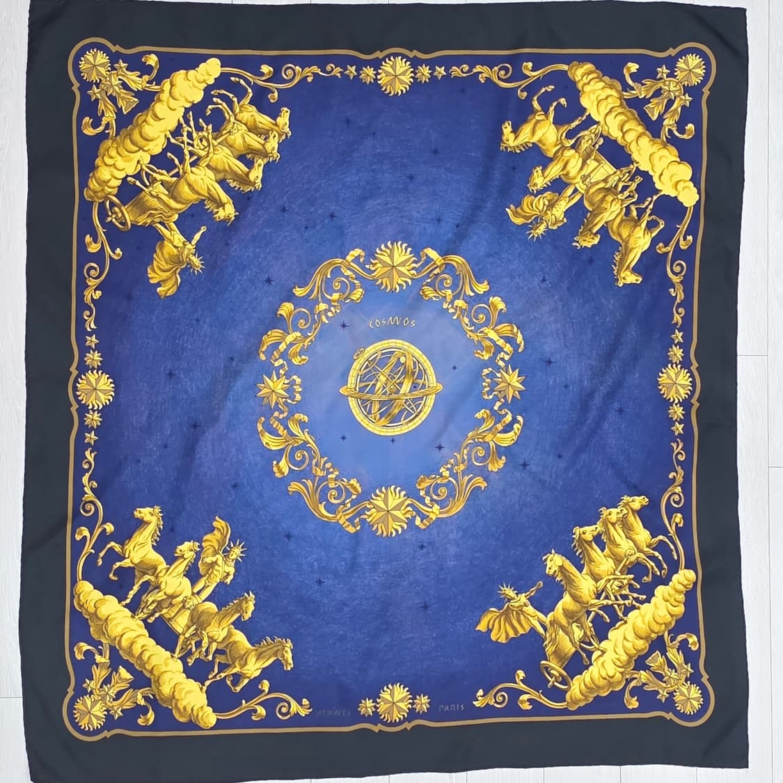 에르메스 스카프 까레90 코스모스 로얄네이비 상품이미지1