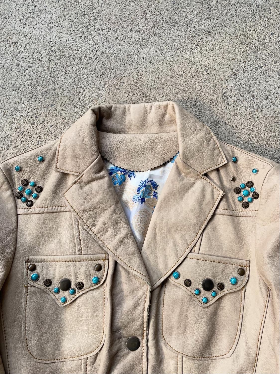 Beige túrkey stòne leather jacket 상품이미지2