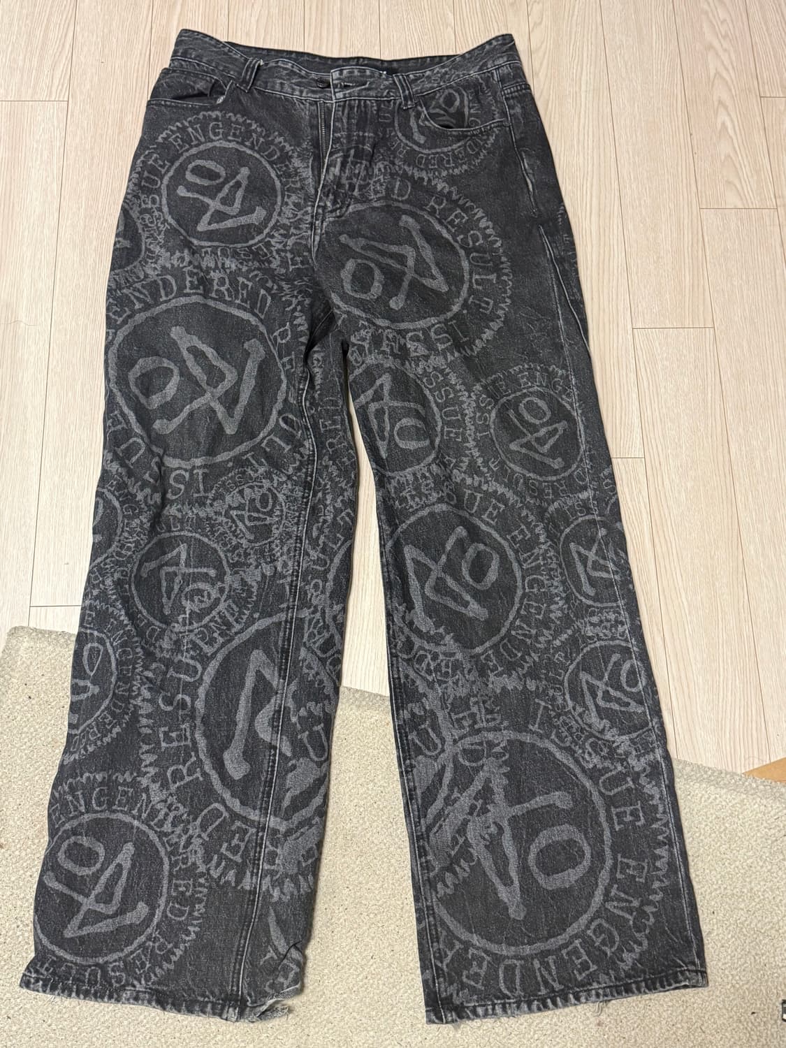 Printed detail jeans 상품이미지1