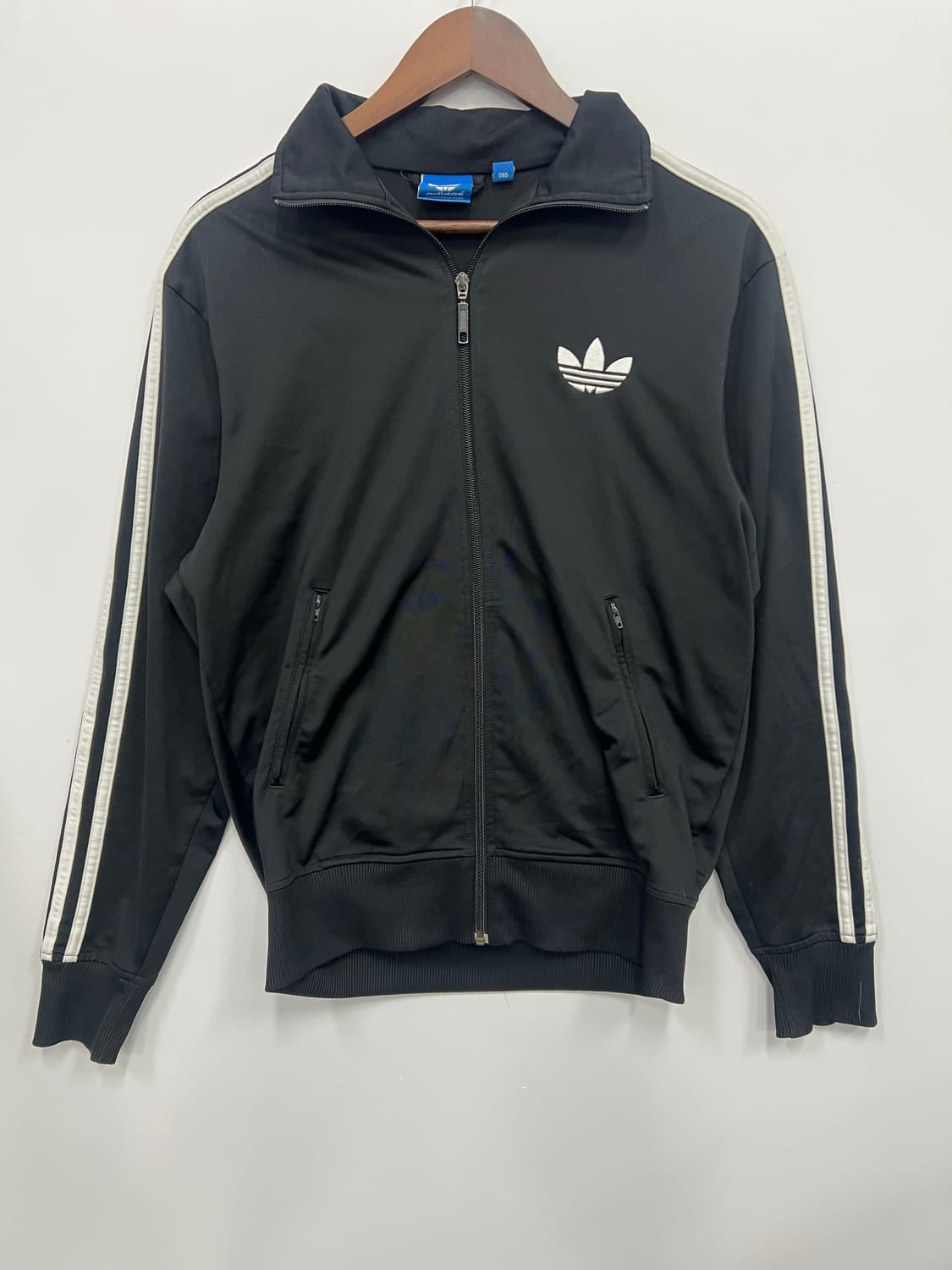 아디다스 블랙 트랙탑  상품이미지1