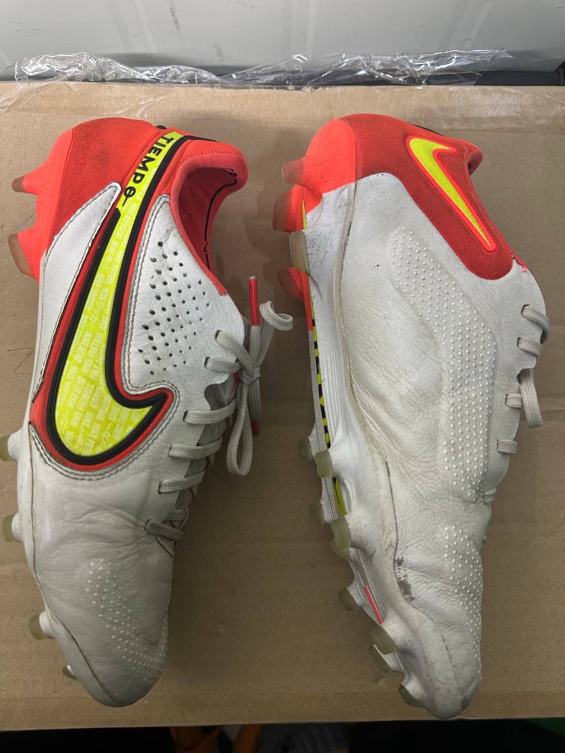 나이키 티엠포 축구화 245mm 판매 상품이미지3