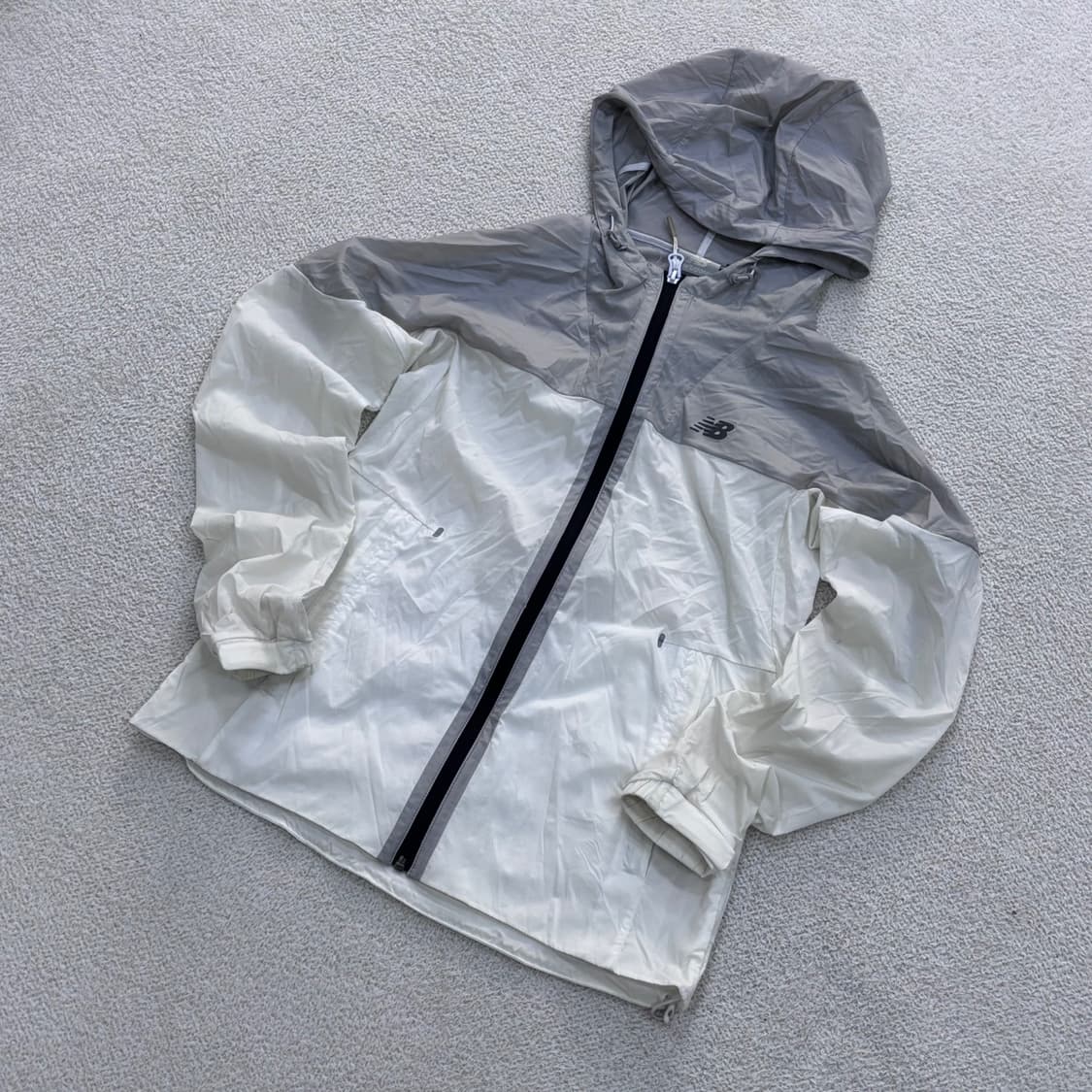 85 뉴발란스 여성 후드 바람막이 자켓 0421E 상품이미지1