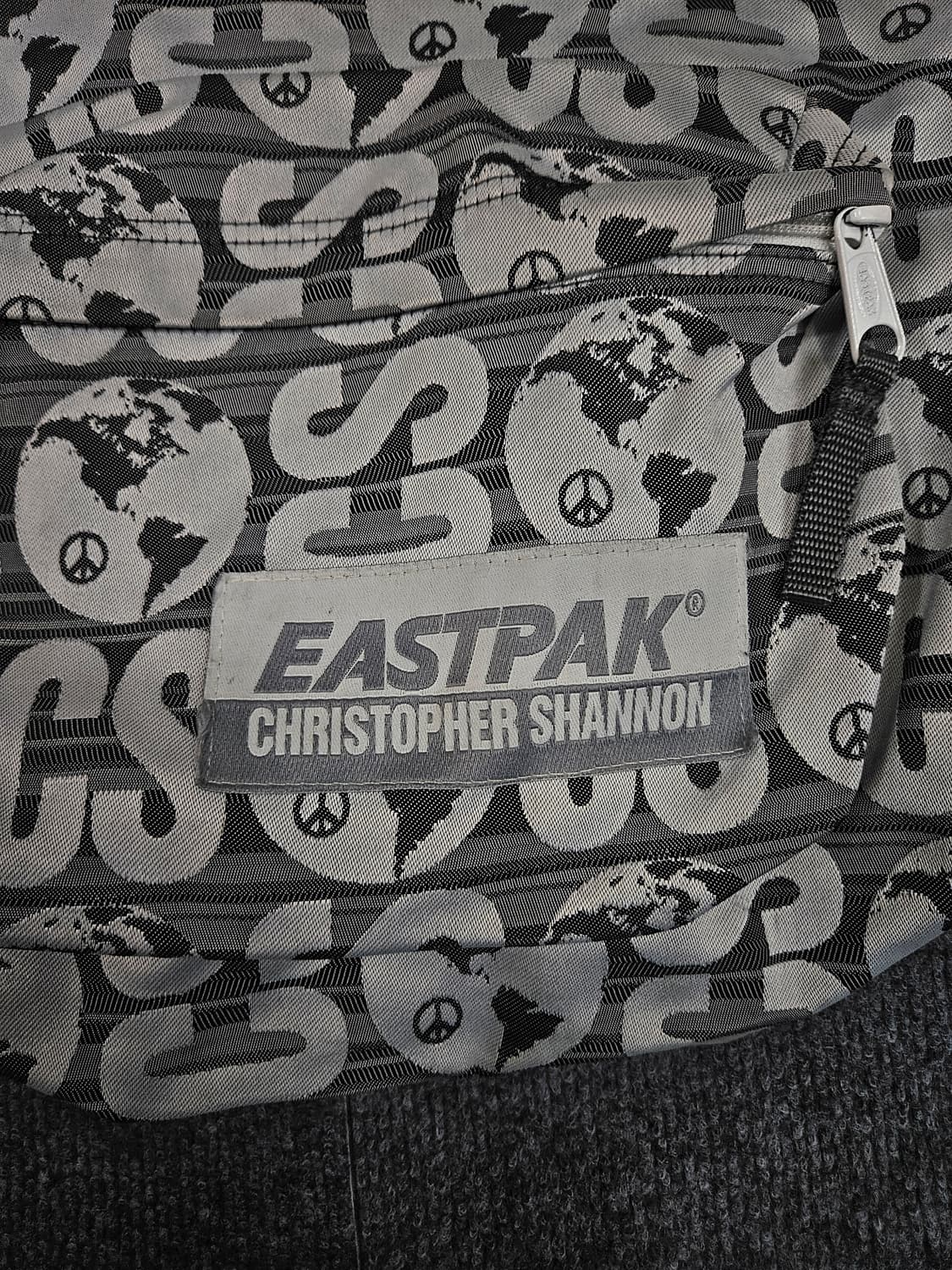 이스트팩 크리스토퍼 섀넌 백팩(급처) 상품이미지2