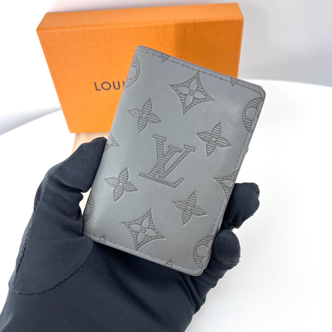 루이비통 모노그램 쉐도우 오거나이저 카드지갑 그레이 (M81382) 상품이미지2