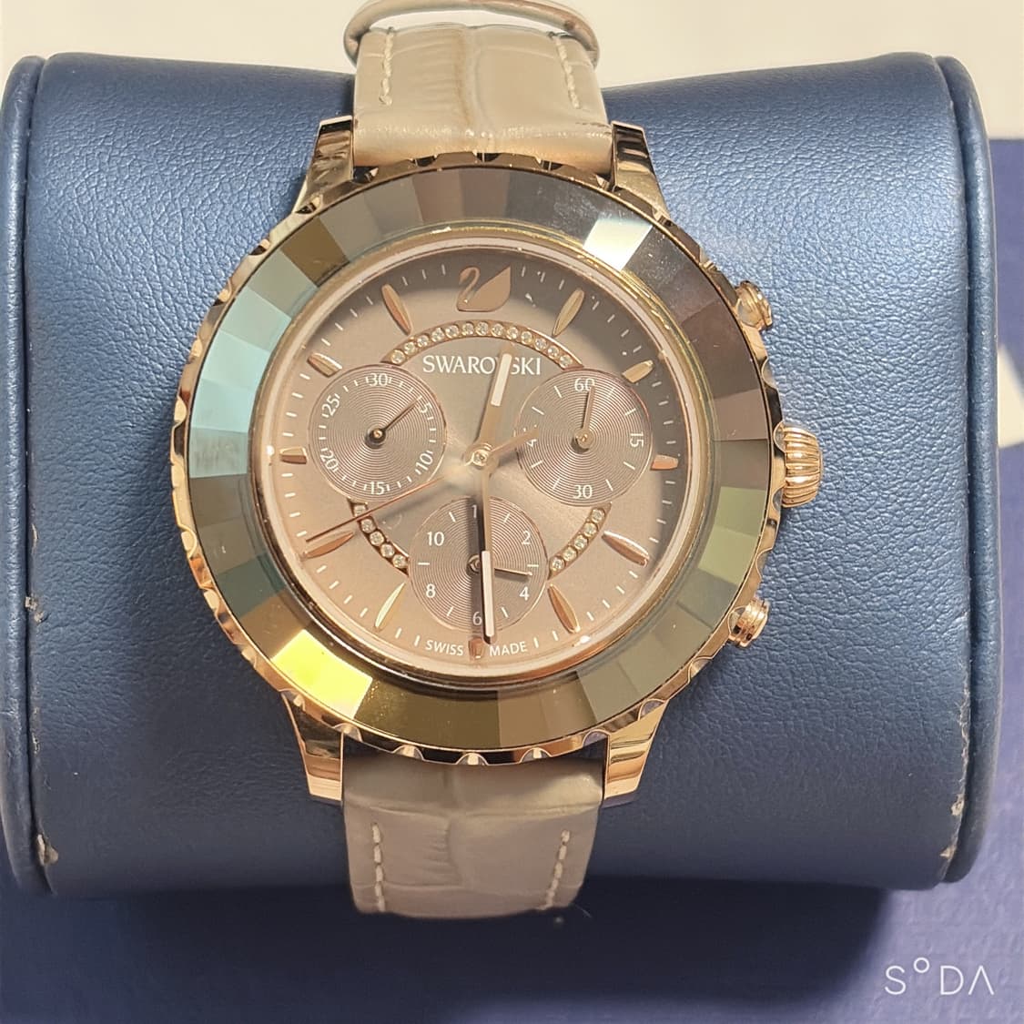 스와로브스키 여성 가죽 시계 5452495 상품이미지4