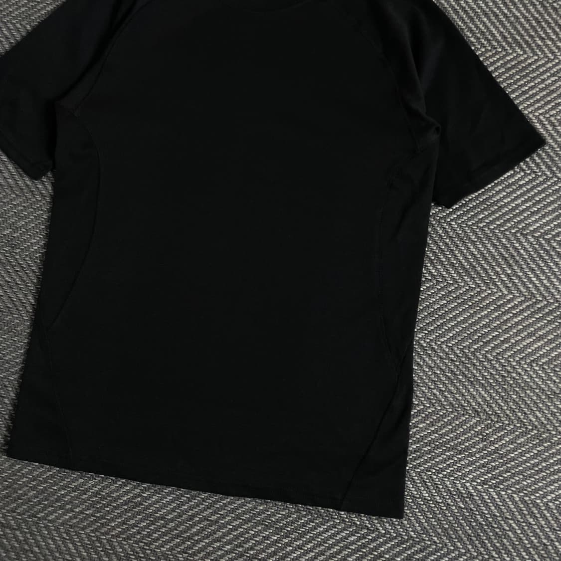 갬블 블랙 미니멀 머슬핏 티셔츠o 3421 상품이미지2