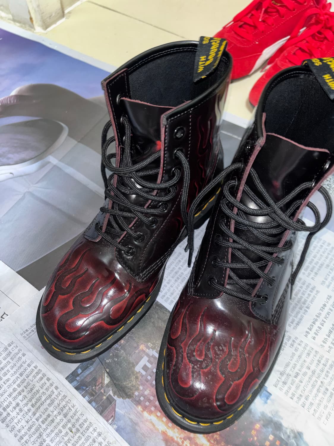 닥터마틴 1460 인페르노 체리레드 상품이미지1