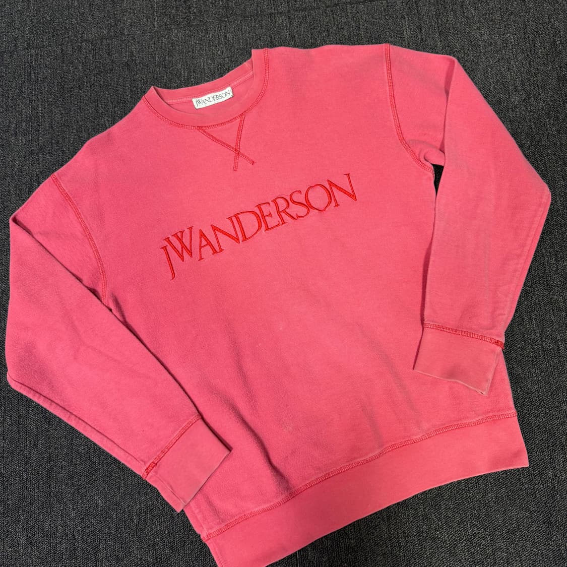 JW앤더슨 로고 맨투맨  상품이미지2