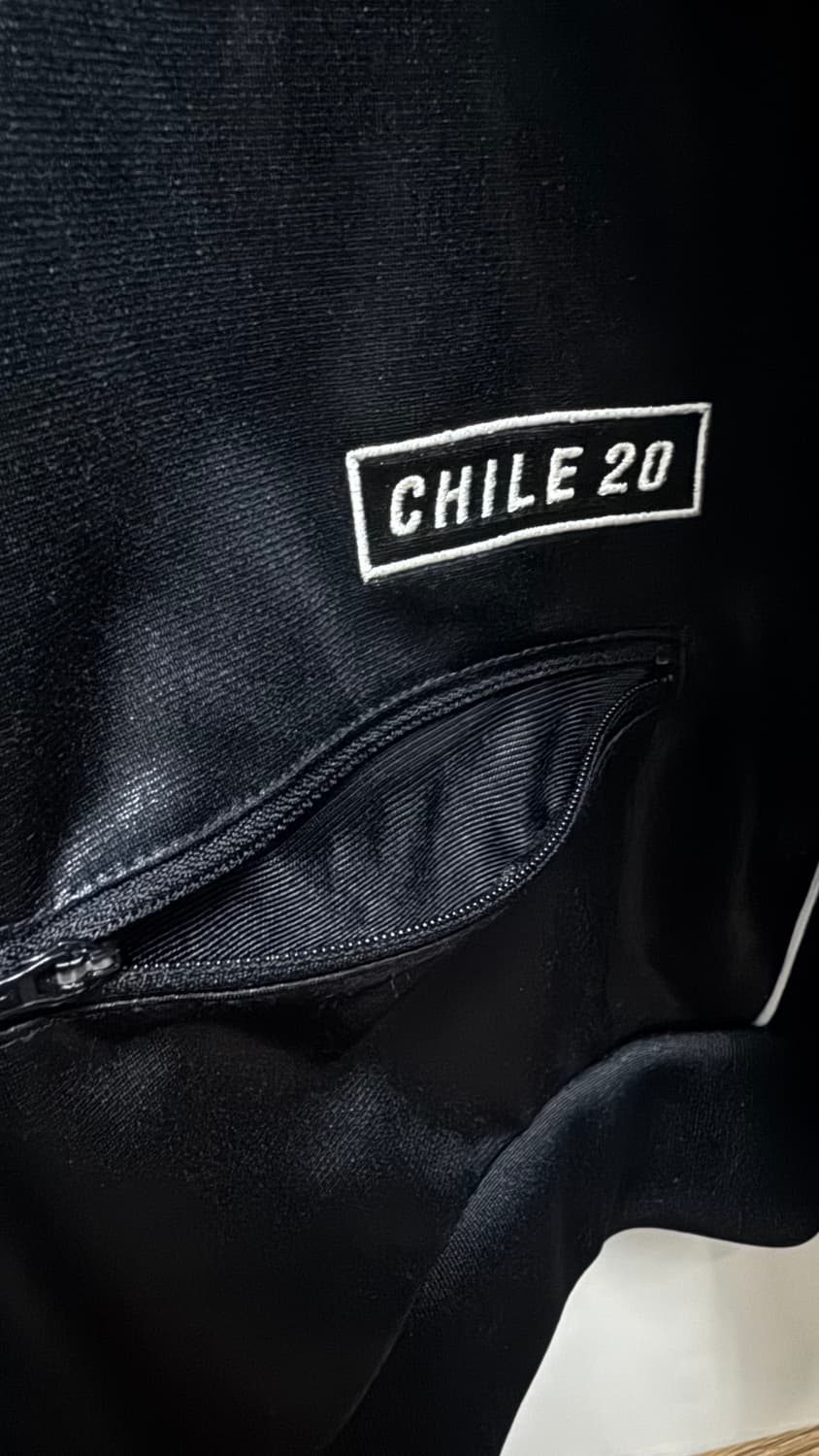 아디다스 칠레 트랙탑 한정판 XL 흰검 메탈릭 유광 져지 상품이미지4