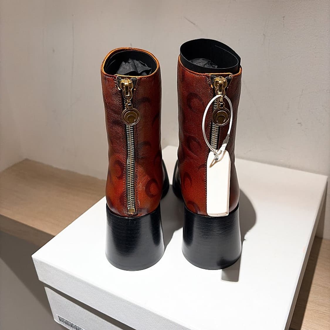 (정품/새상품) 마린 세르 여성 브라운 크레센트 램스킨 앵클부츠 상품이미지4