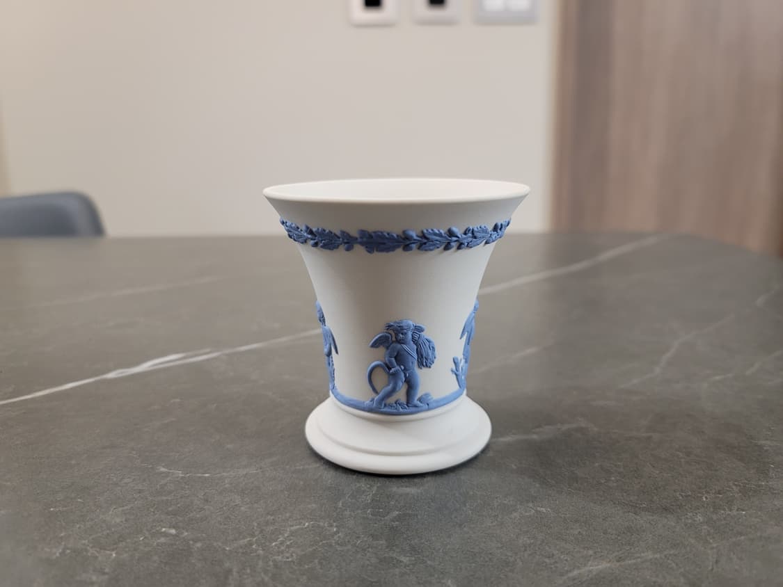 웨지우드 제스퍼웨어 라벤더 온 크림 화병 상품이미지6