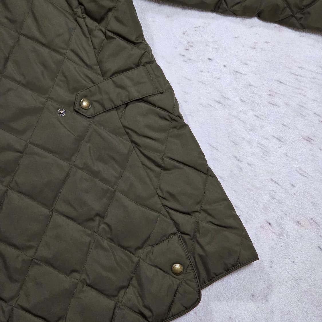 버커루 카키 누빔 덕다운 경량 패딩 자켓 상품이미지7