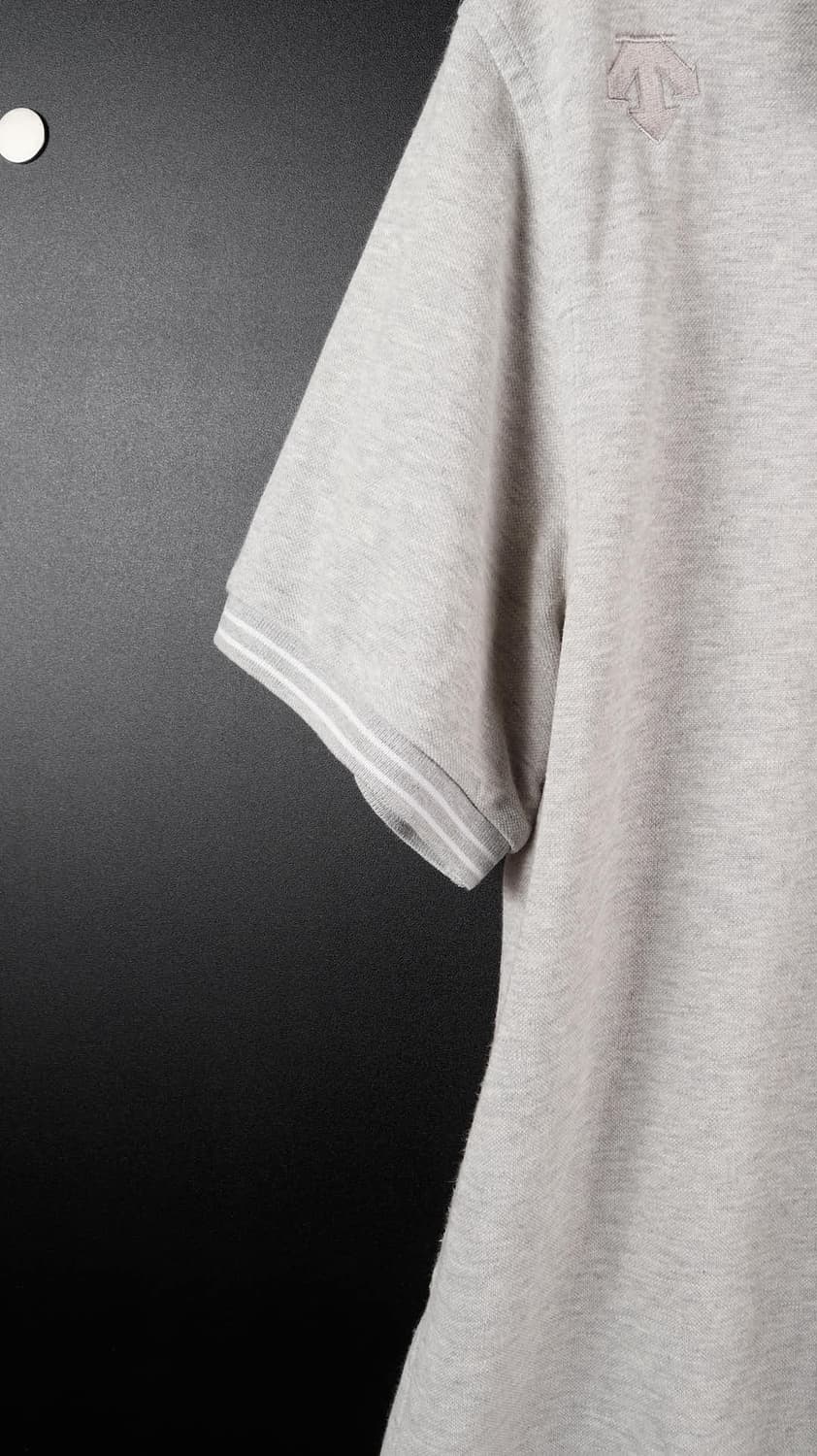 데상트 회색 카라티 상품이미지4