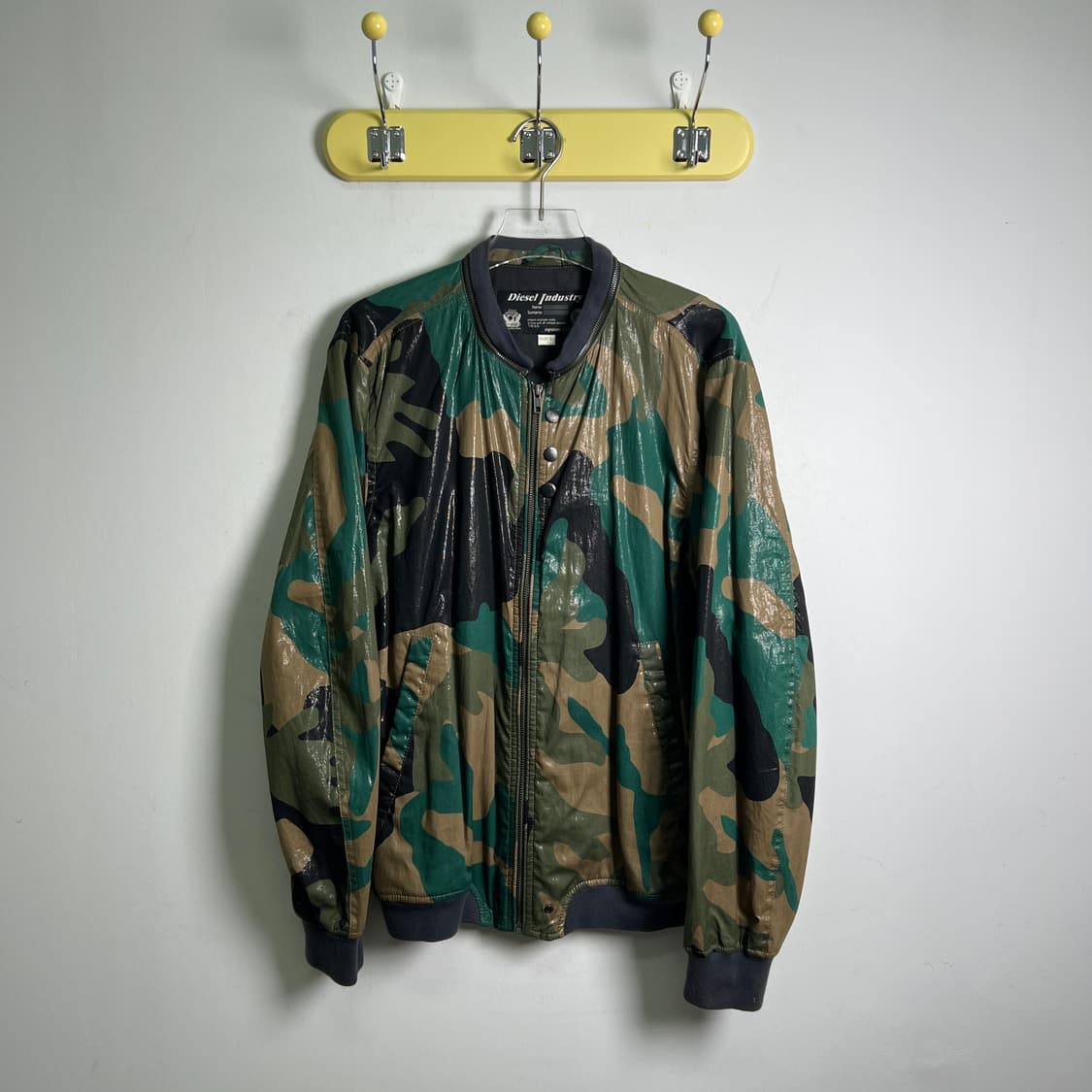 Diesel 디젤 카모플라쥬 유광 봄버 자켓 L 상품이미지1