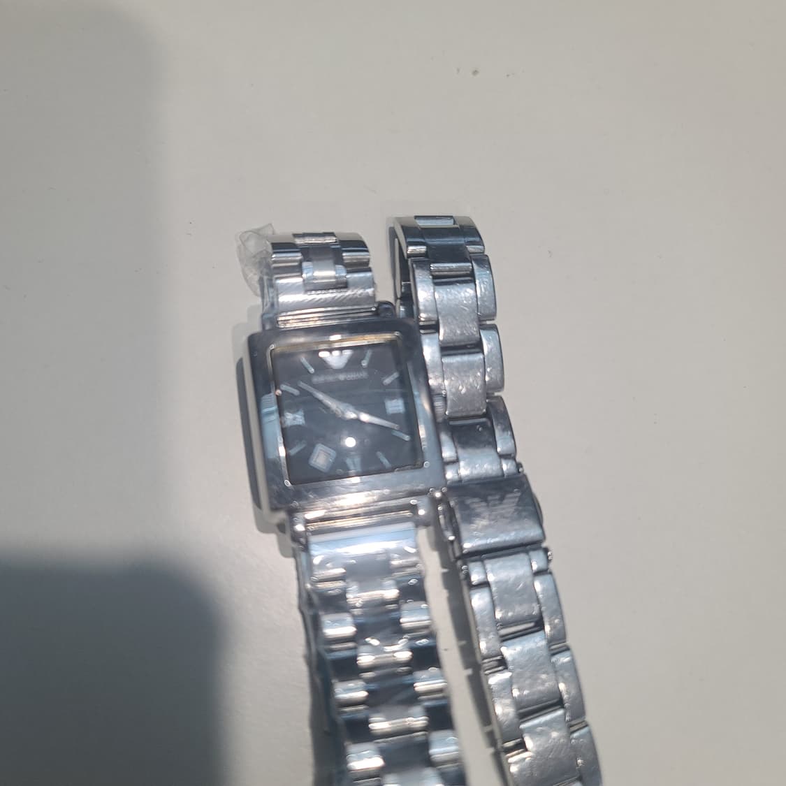 알마니 시계 작은싸이즈 고장제품팝니다.
악세사리로쓰실분 싸게가져가세요
남 상품이미지2