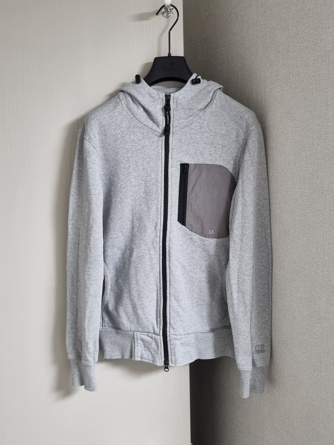 cp컴퍼니 고글 후드집업 상품이미지1