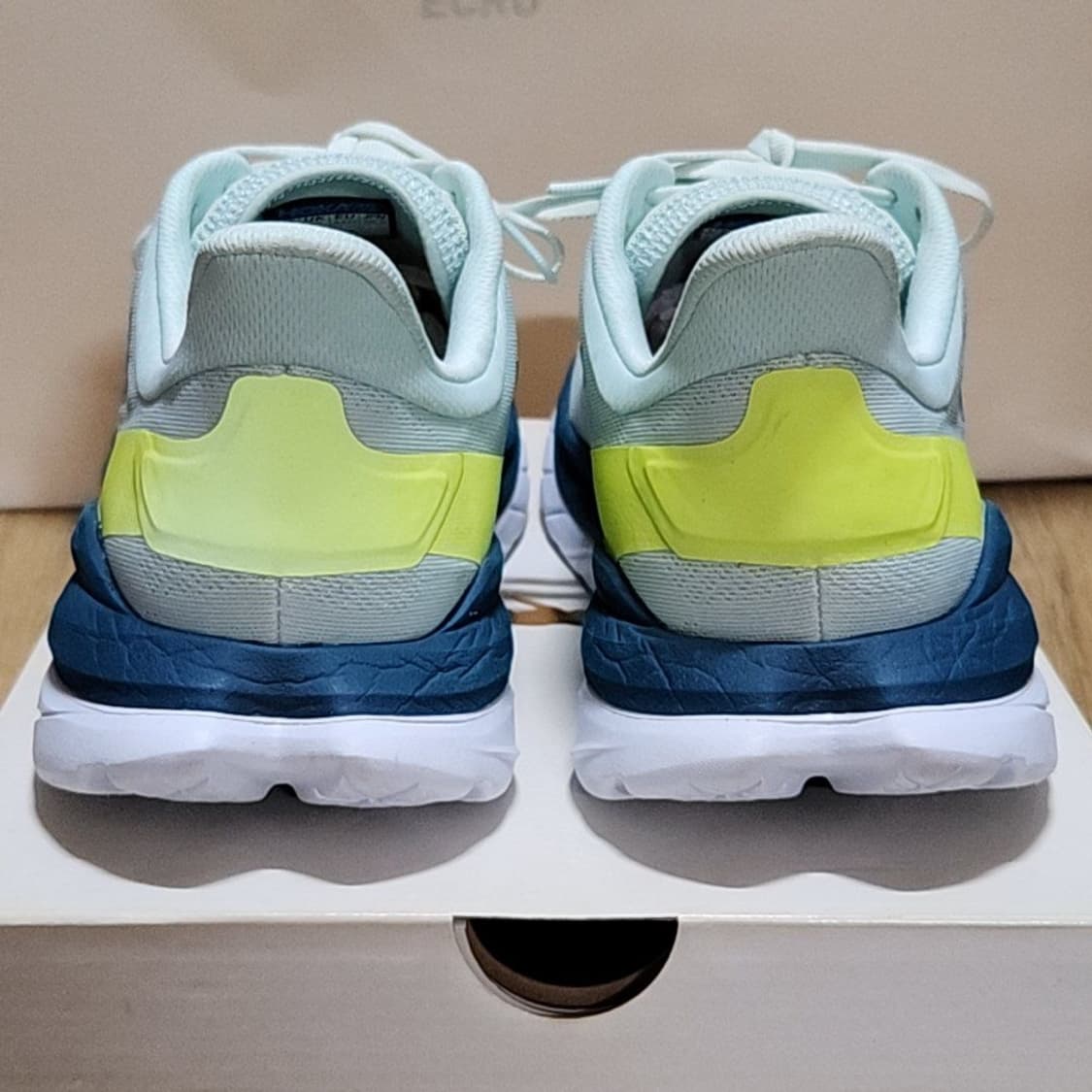 호카 285 마하 블루 글래스 이브닝 프림로즈 상품이미지5