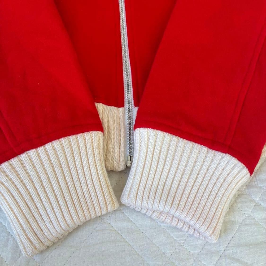 꾸레쥬 레드 니트집업 상품이미지4