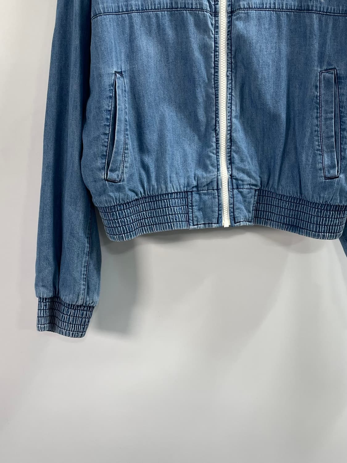 리바이스 우먼스 블루종 크롭 자켓 (on.477) 상품이미지4