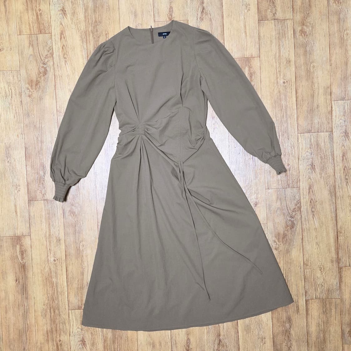 에트몽(ATMON) 핀턱 스트링 스모크 원피스 55 상품이미지5