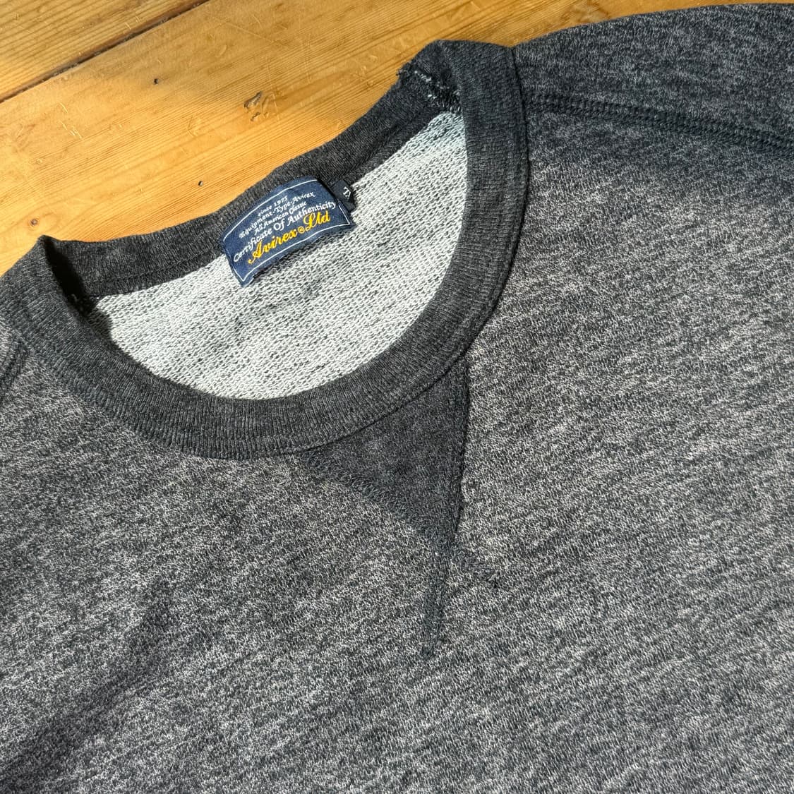 아비렉스 차콜 스웻 맨투맨(거셋, 절개 디테일) 상품이미지4