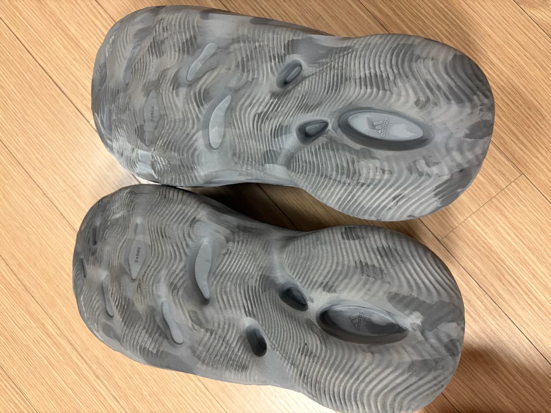 아디다스 이지폼러너 믹스 그래닛 상품이미지3