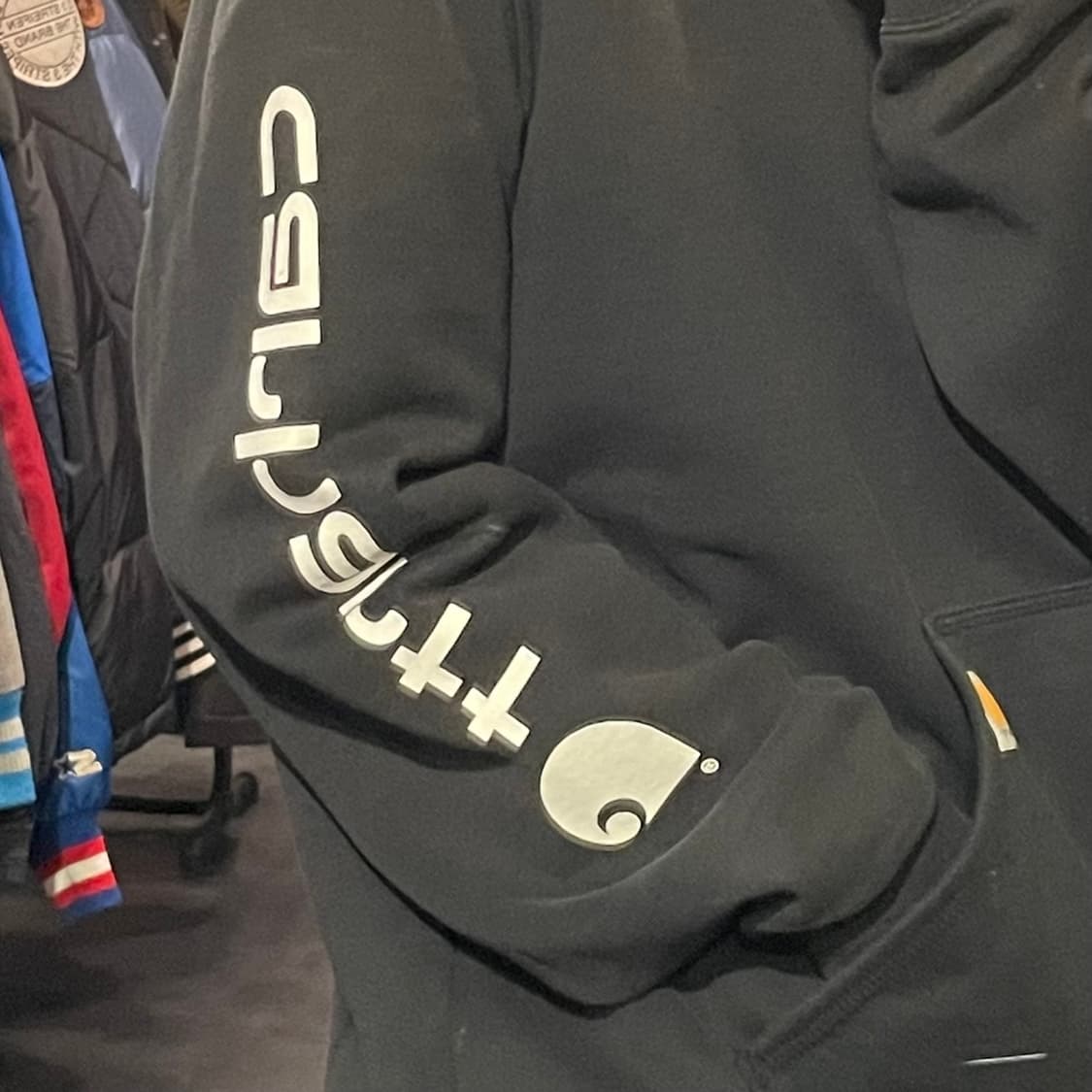 [IM] carhartt 칼하트 사이드 레터링 블랙 후디 상품이미지4