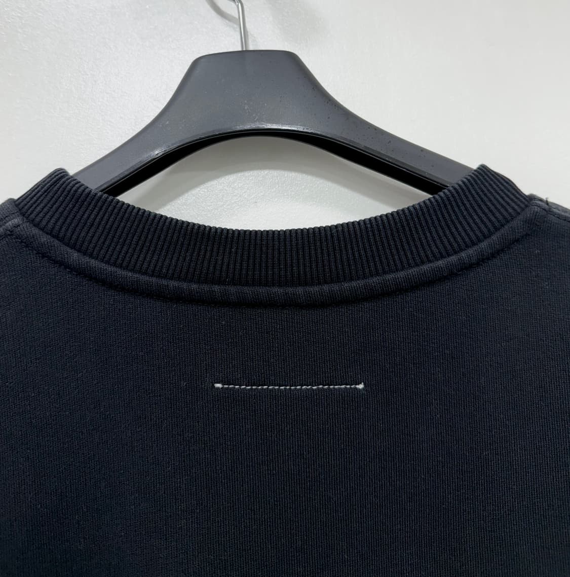 메종마르지엘라 MM6 네온 로고 스웨트셔츠 상품이미지6