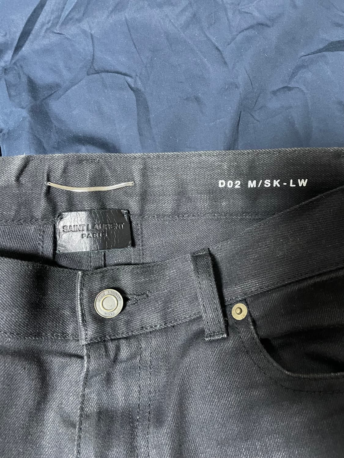 생로랑 블랙 코팅 디스트로이드 진 상품이미지3