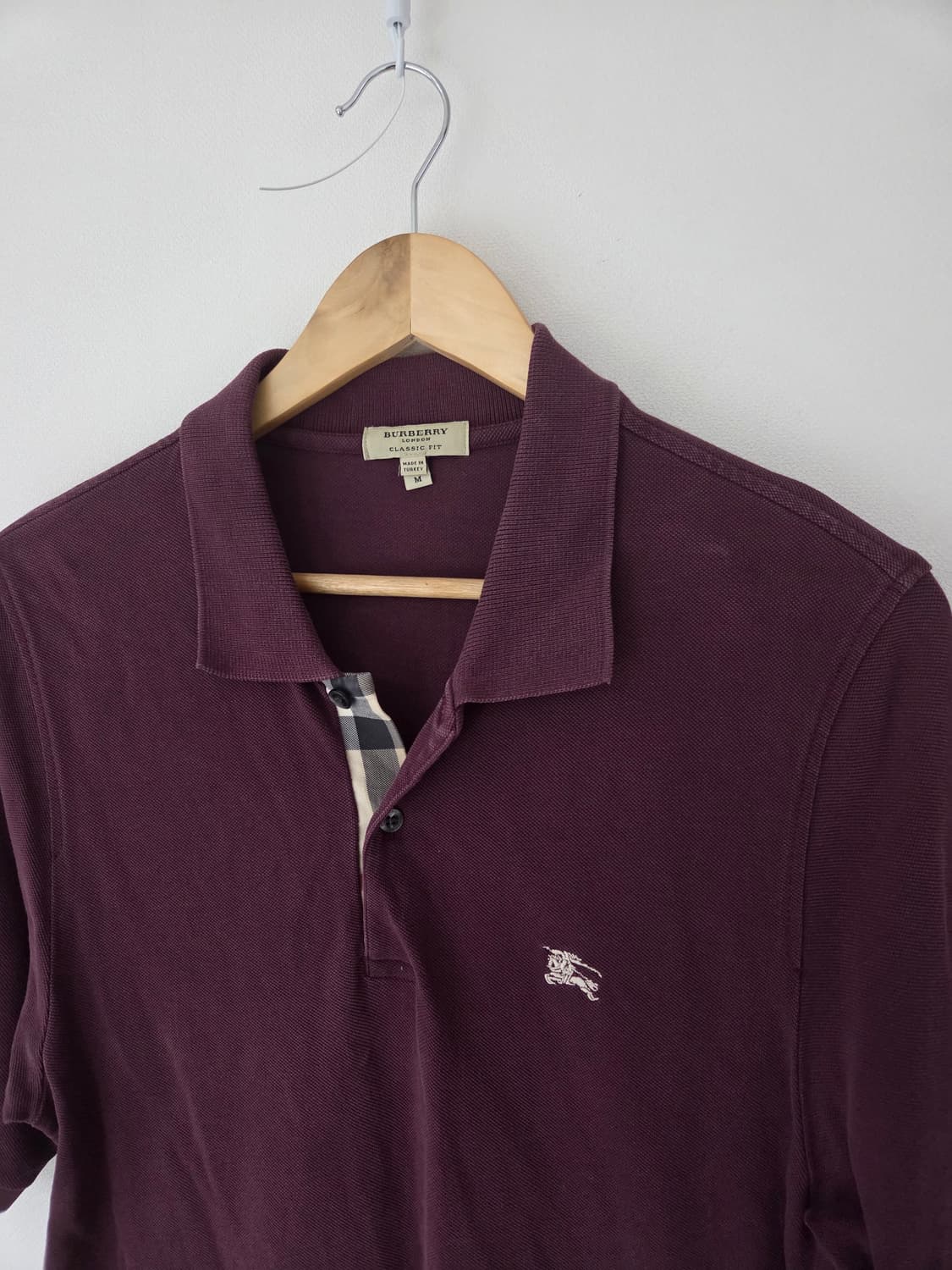 버버리 정품 와인색 반팔카라티(95사이즈) 상품이미지4