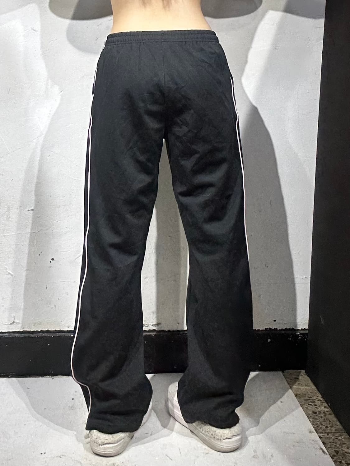 리복 블랙 와이드 스몰 로고 사이드 라인 팬츠 M 상품이미지3