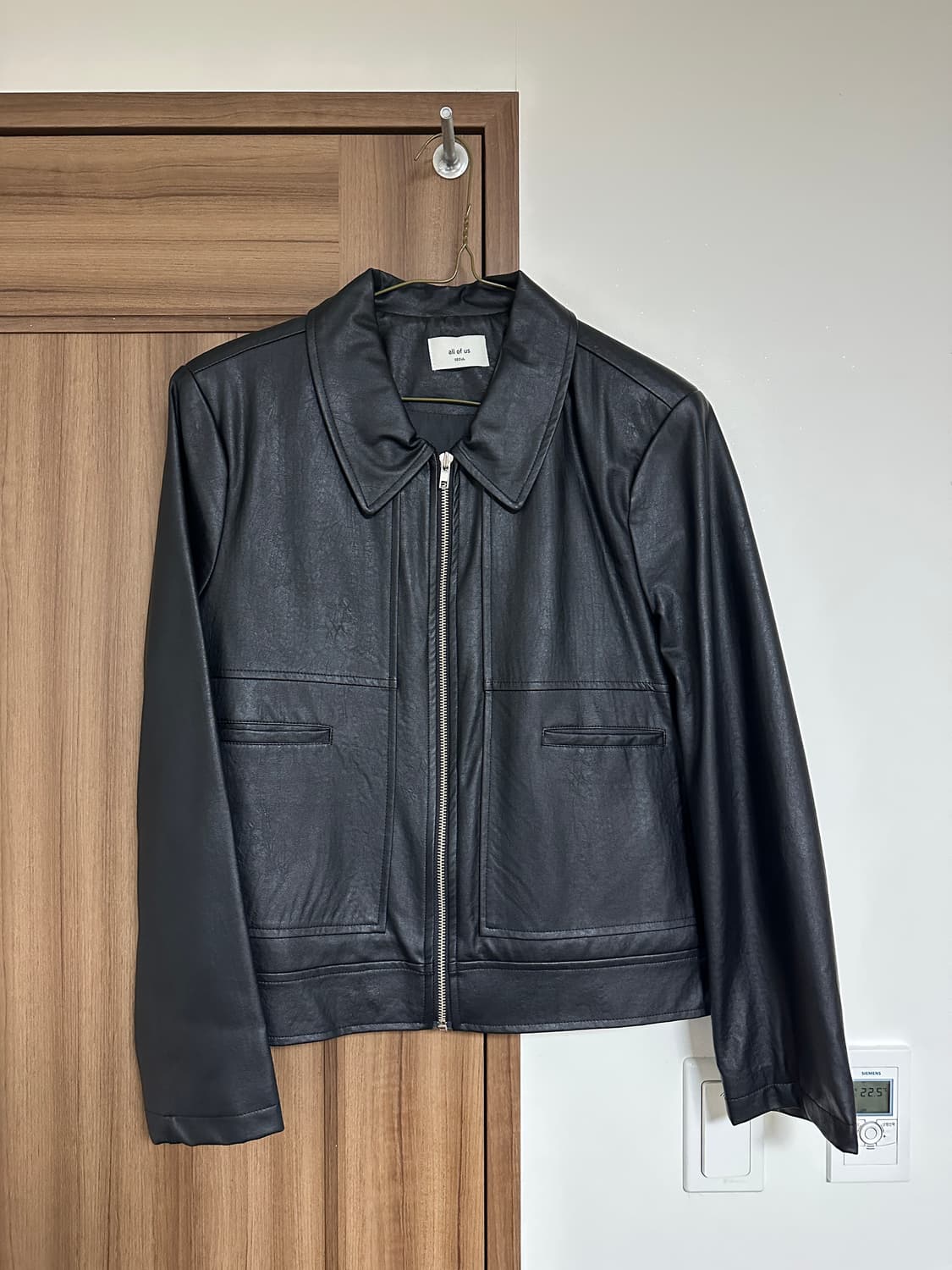 트렌디어패럴 블랙 레더 자켓 상품이미지1