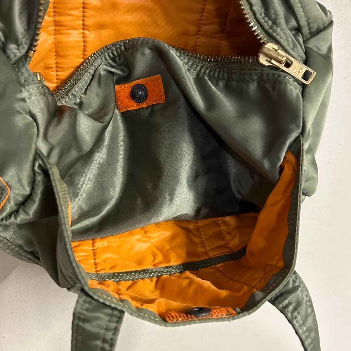 PORTER glossy cylinder mini bag khaki 상품이미지8