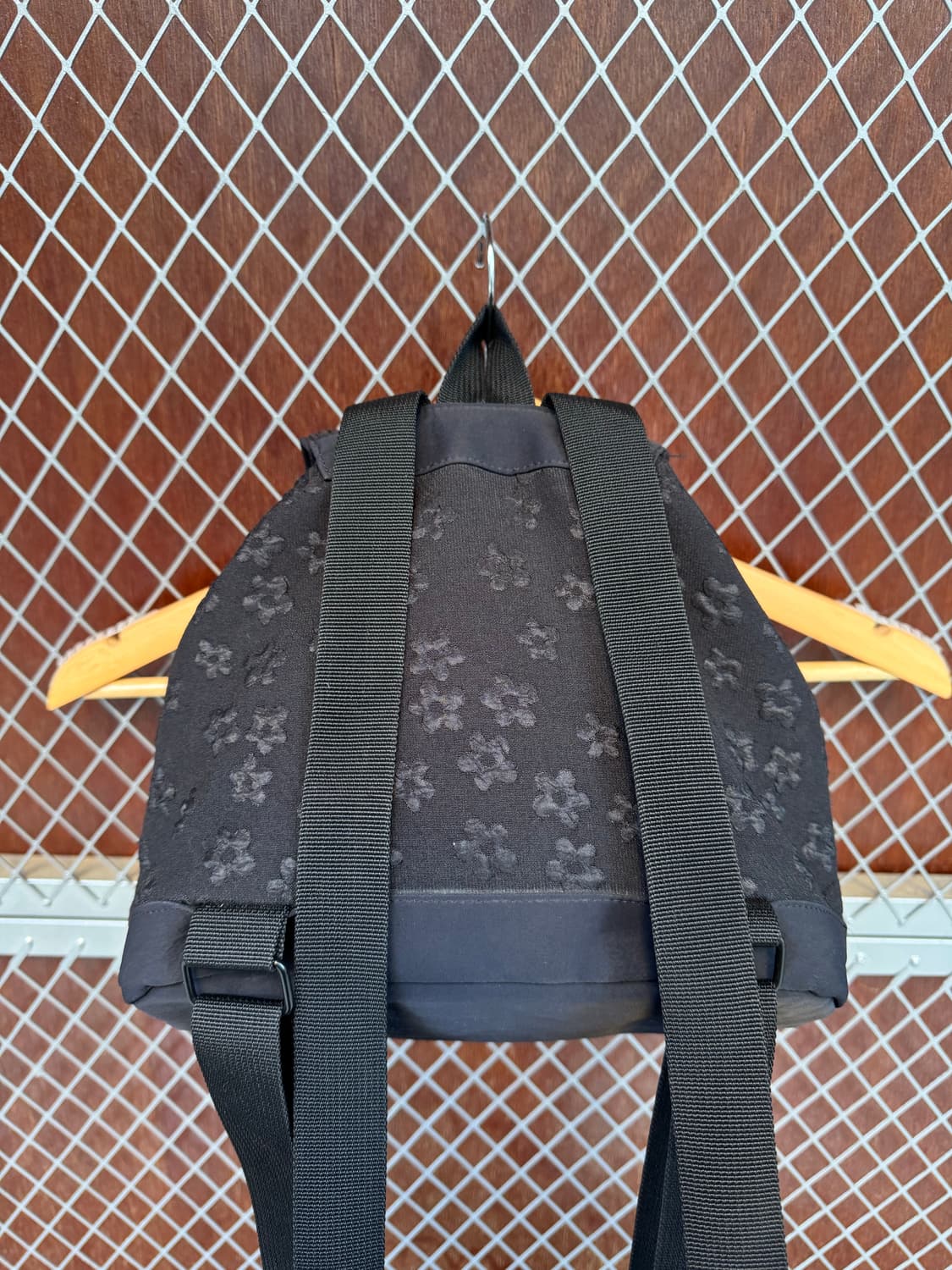 grove 그로브 그로브스토어 에디스 블랙 자수 미니 백팩 가방 상품이미지10