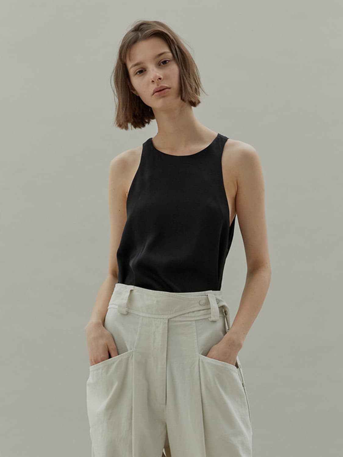 로우클래식 백 슬릿 슬리브리스 low classic sleeveless 상품이미지1