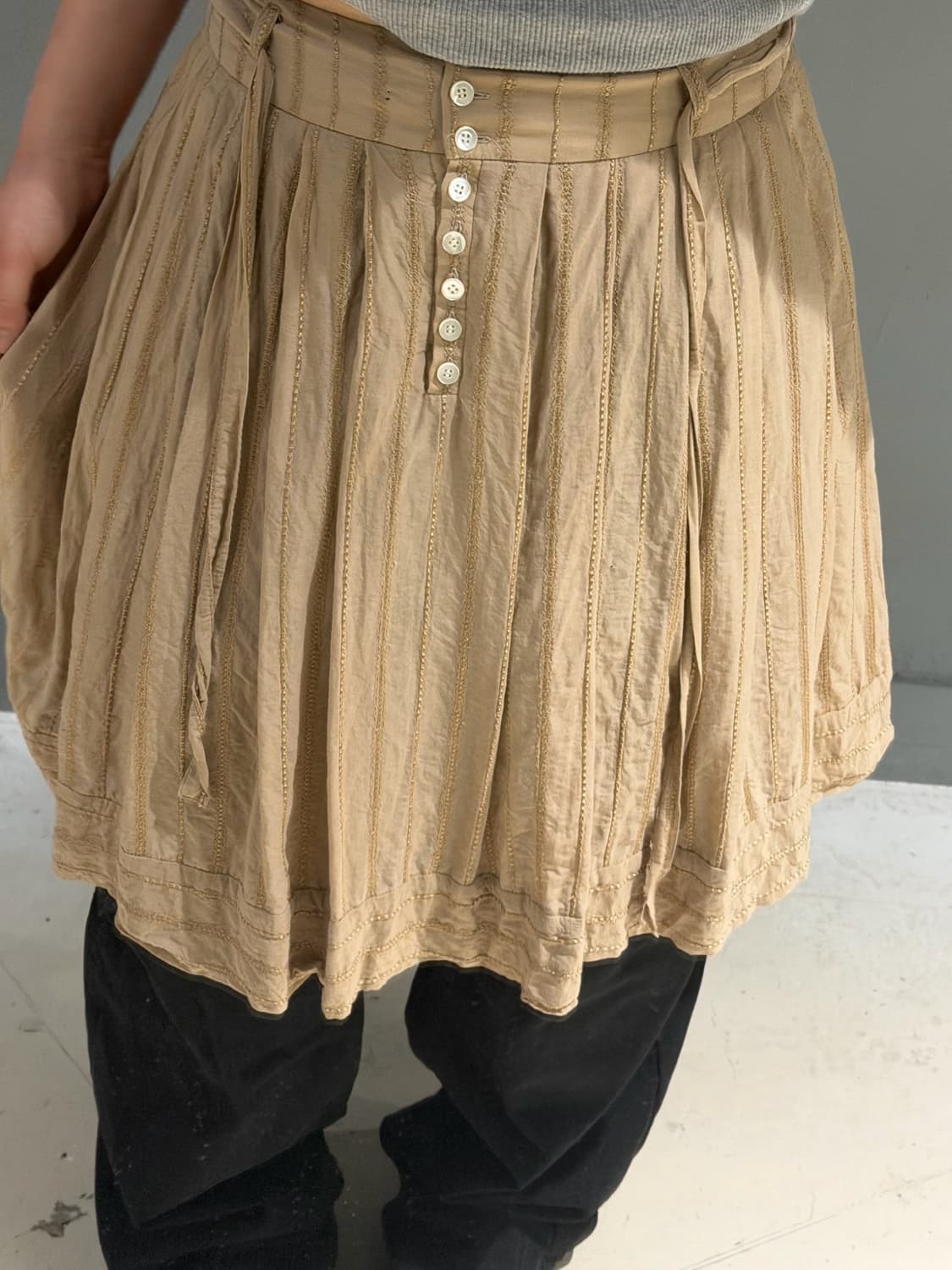 button-up stitch line detail pleats sk 상품이미지2