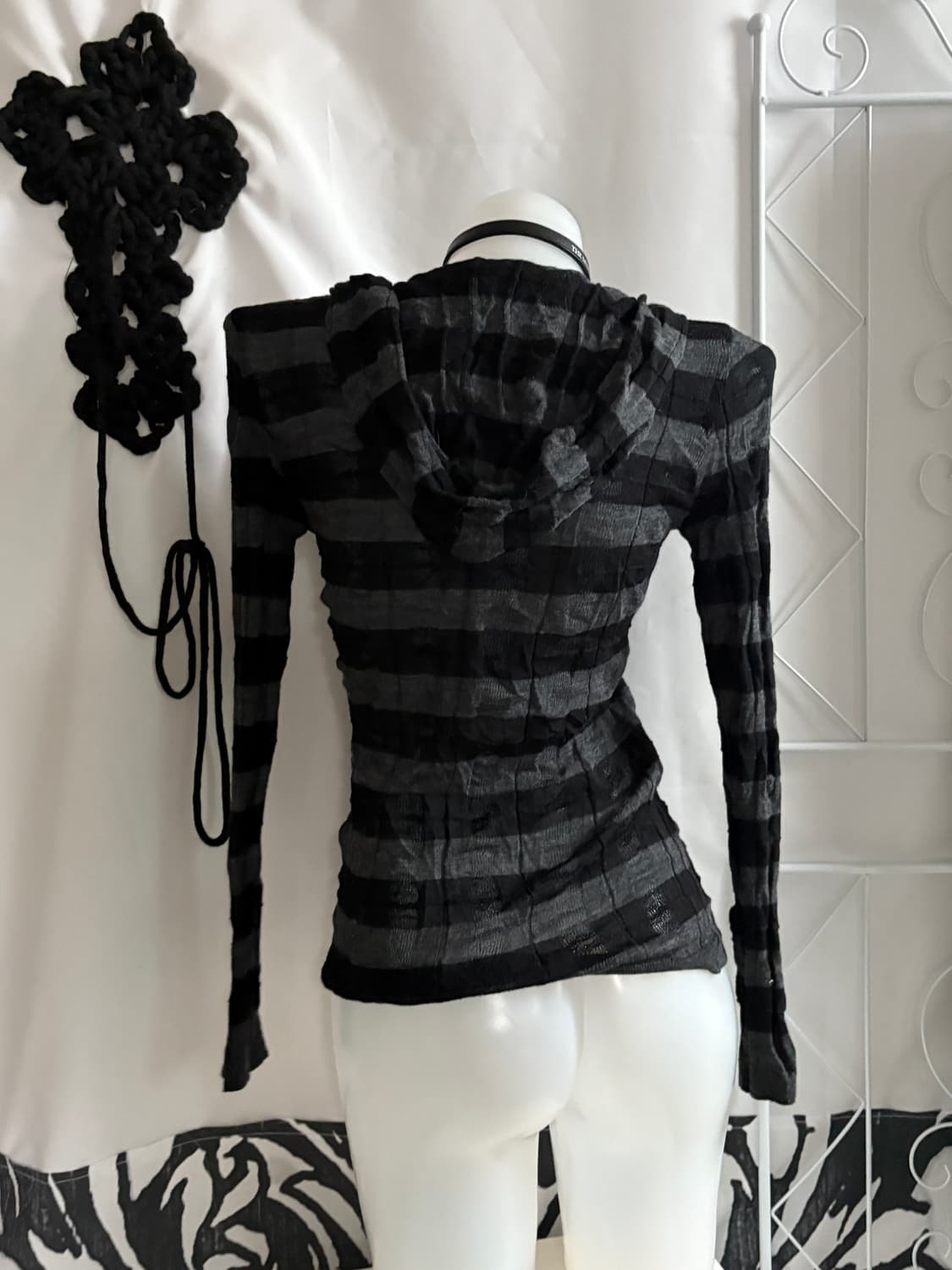 • striped knit hood  • 상품이미지4