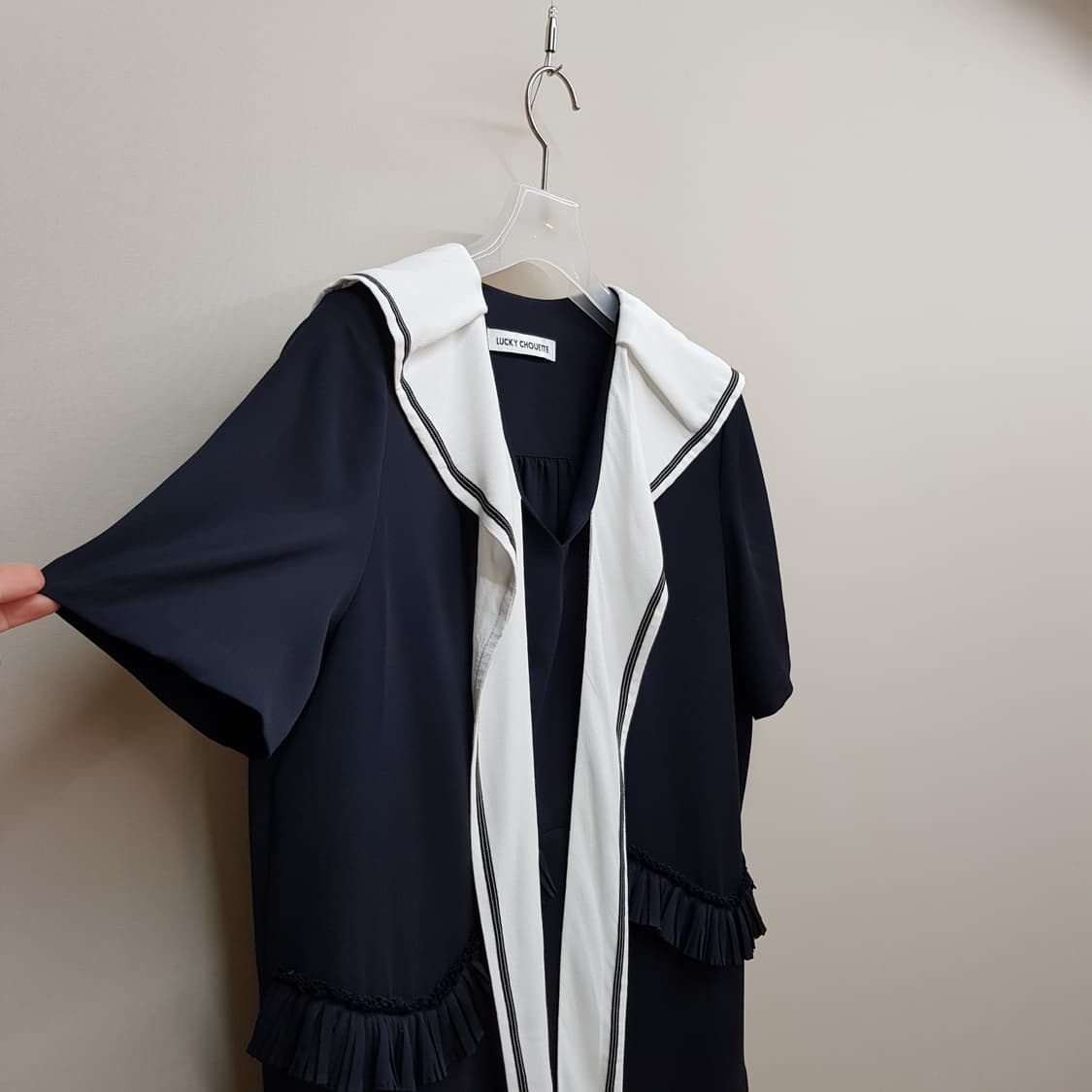 럭키슈에뜨 2023 세일러 카라 리본 플리츠 원피스 36사이즈 상품이미지4