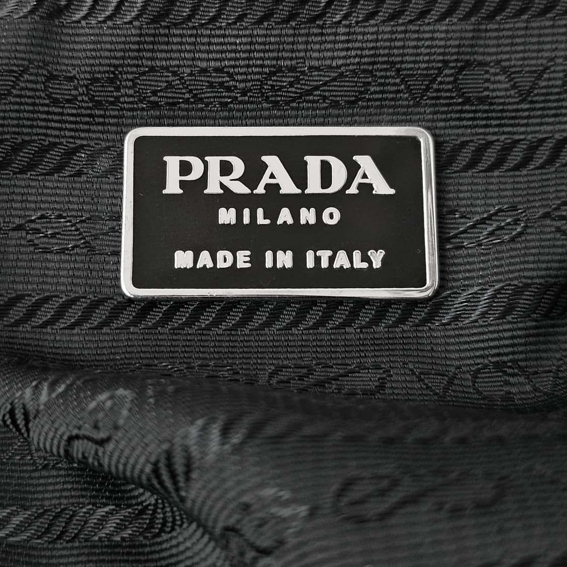 [정품 PRADA] 프라다 포코노 나일론 크로스백 남녀공용 상품이미지6