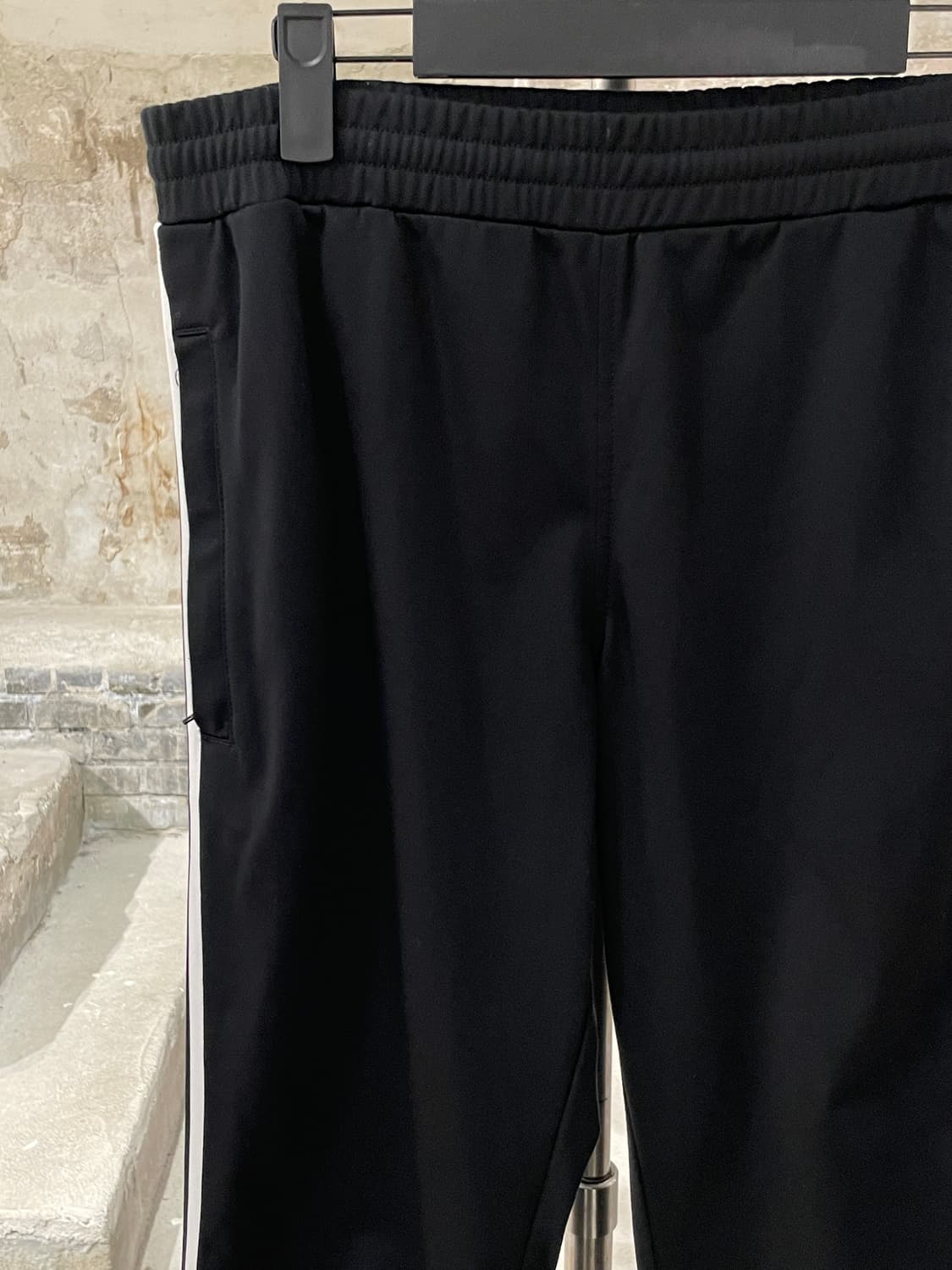 아디다스 x 제레미 스콧 블랙 프린지 트랙 팬츠 상품이미지2