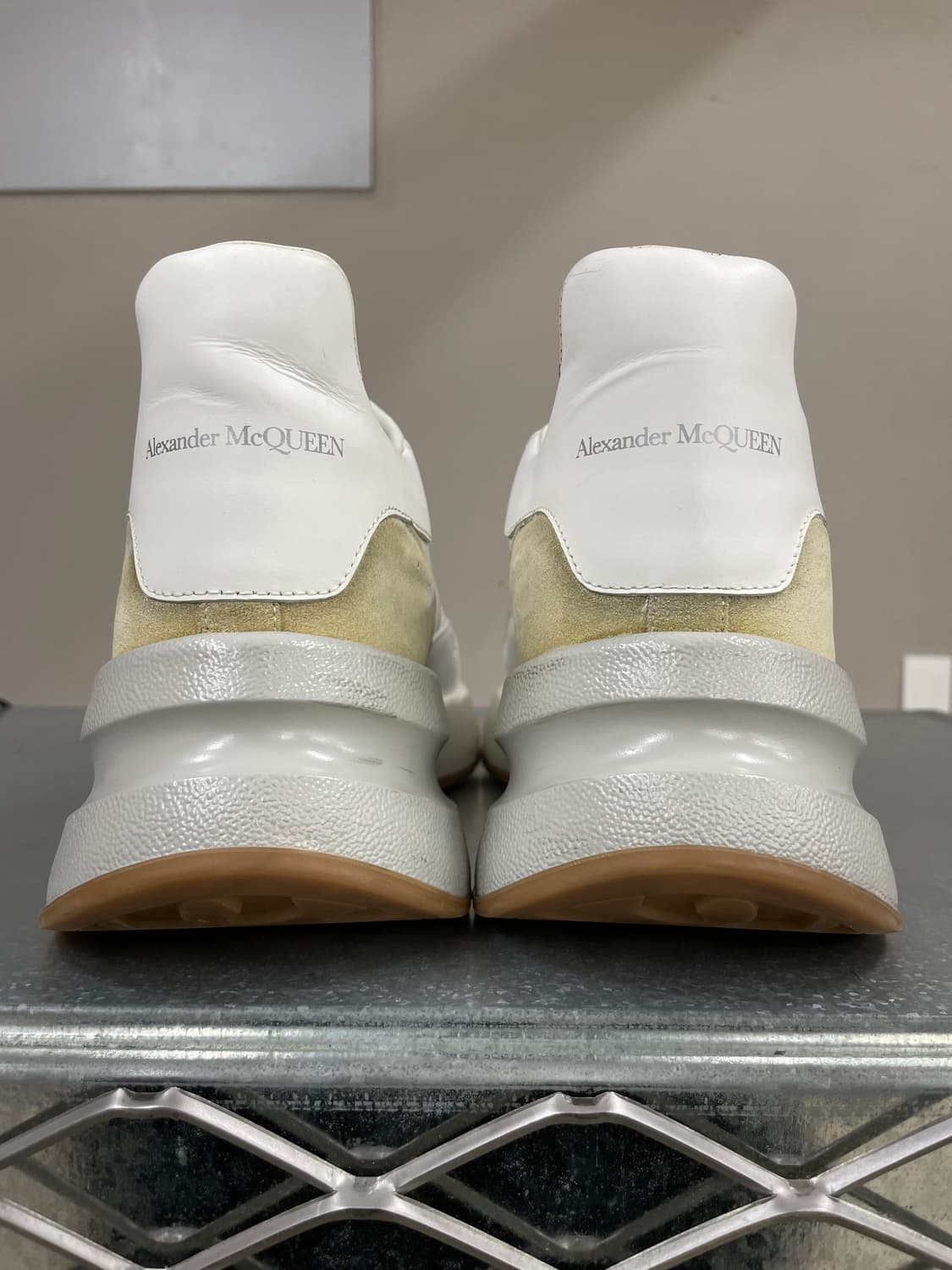 알렉산더 맥퀸 오버사이즈 레이스업 스니커즈 42 (gr-4458) 상품이미지3