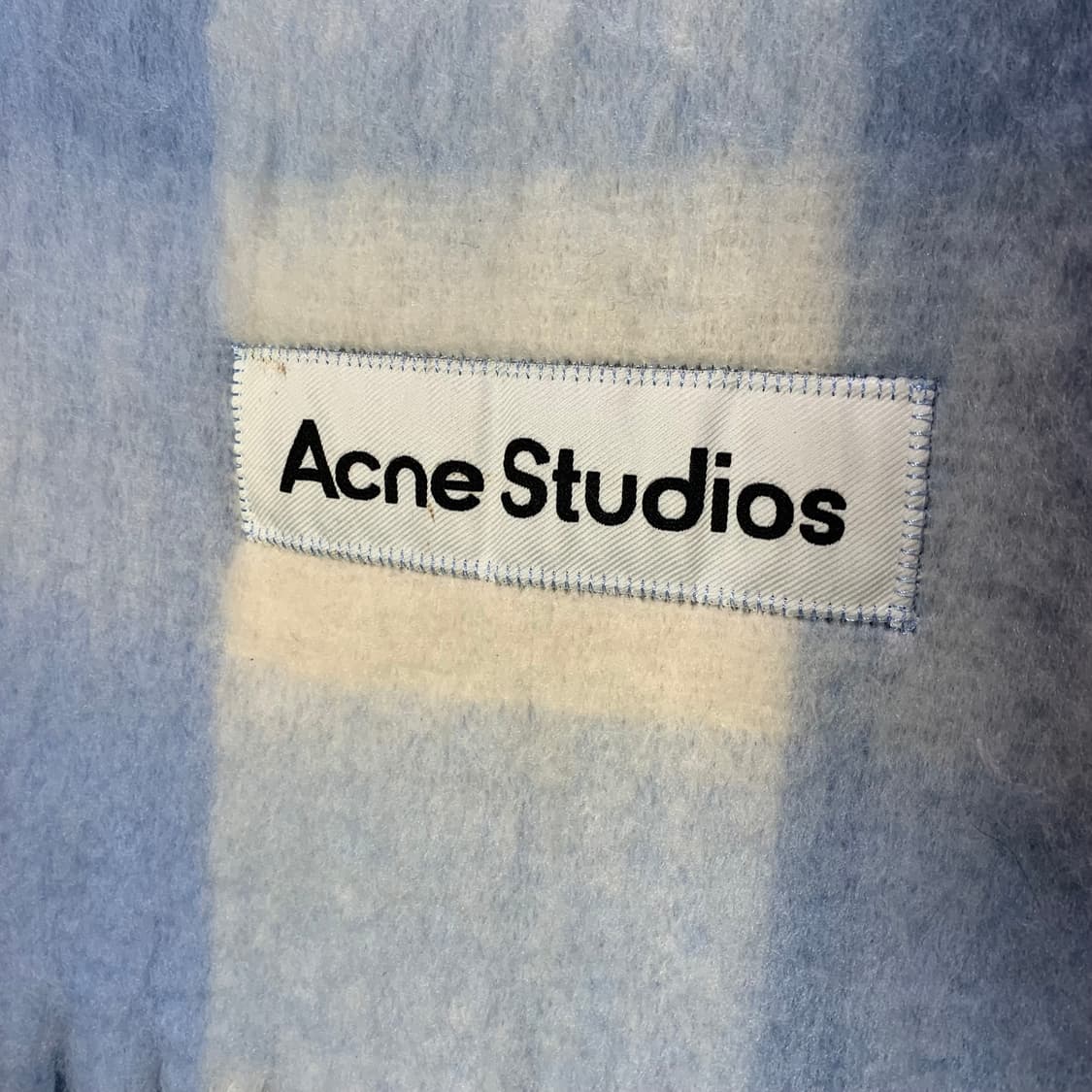 아크네 스튜디오 머플러 상품이미지2