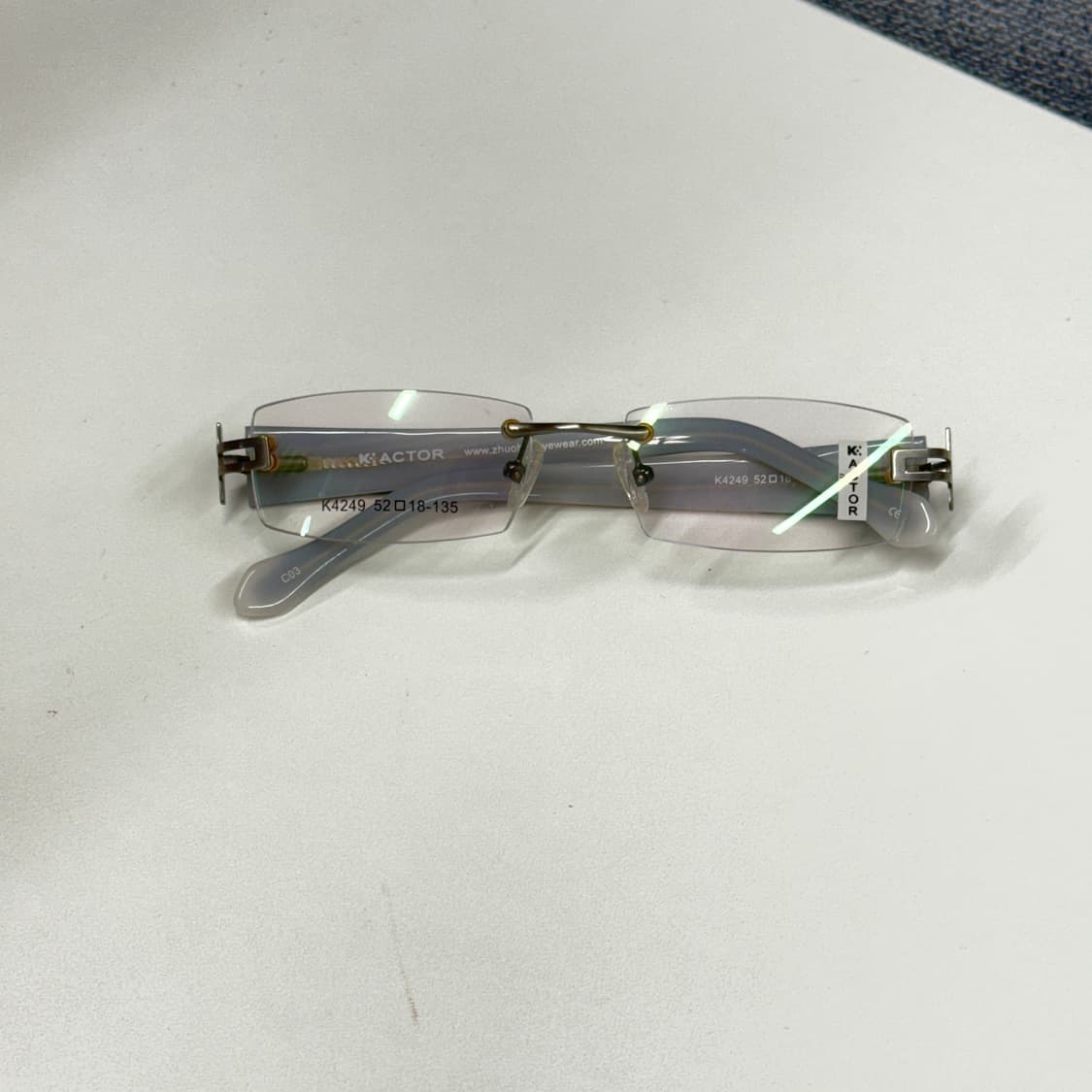 볼드한 디자인 사각 무테 안경 상품이미지2