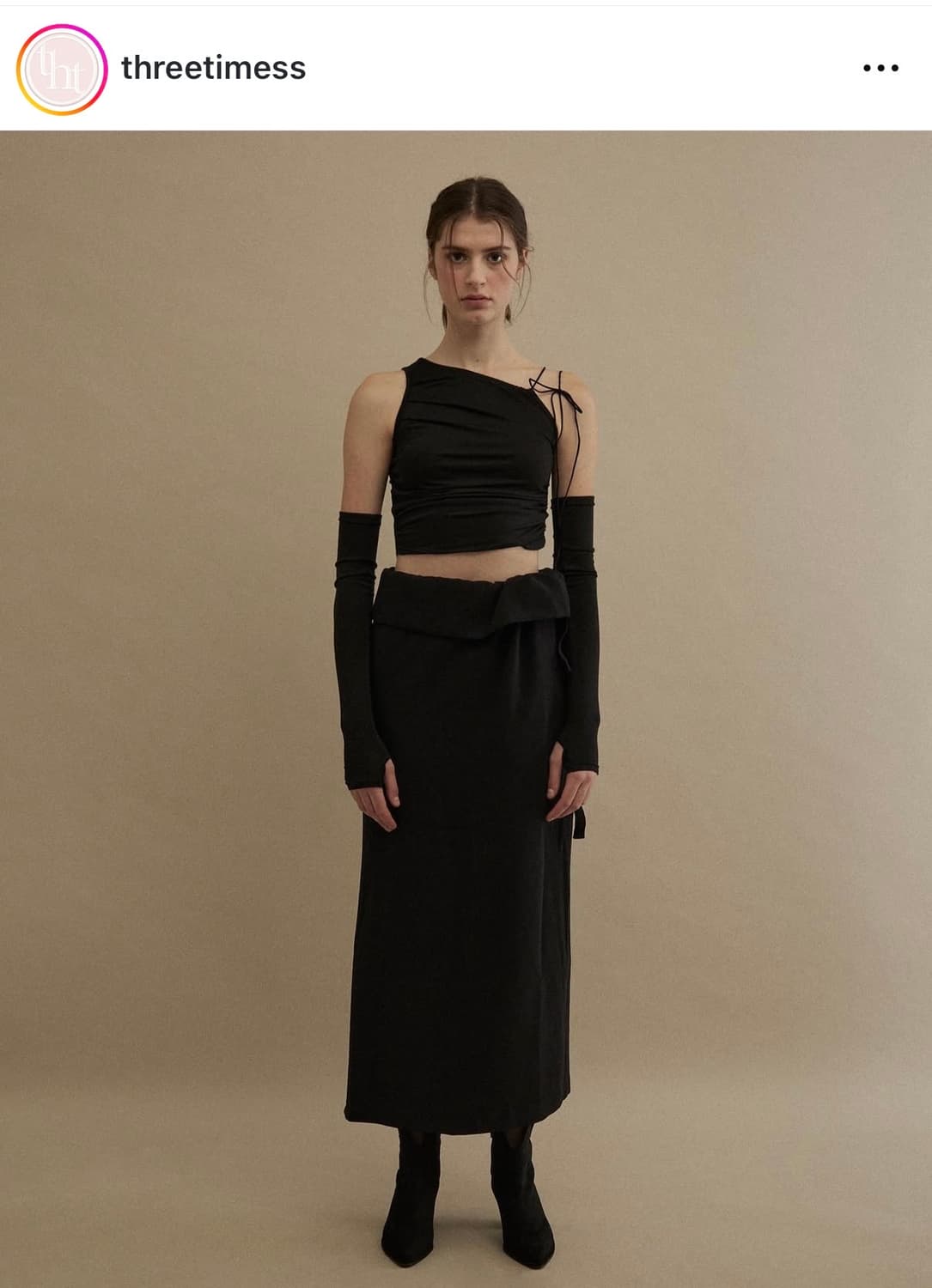 쓰리타임즈 스트링 슬리브리스 위드 워머 블랙 상품이미지1