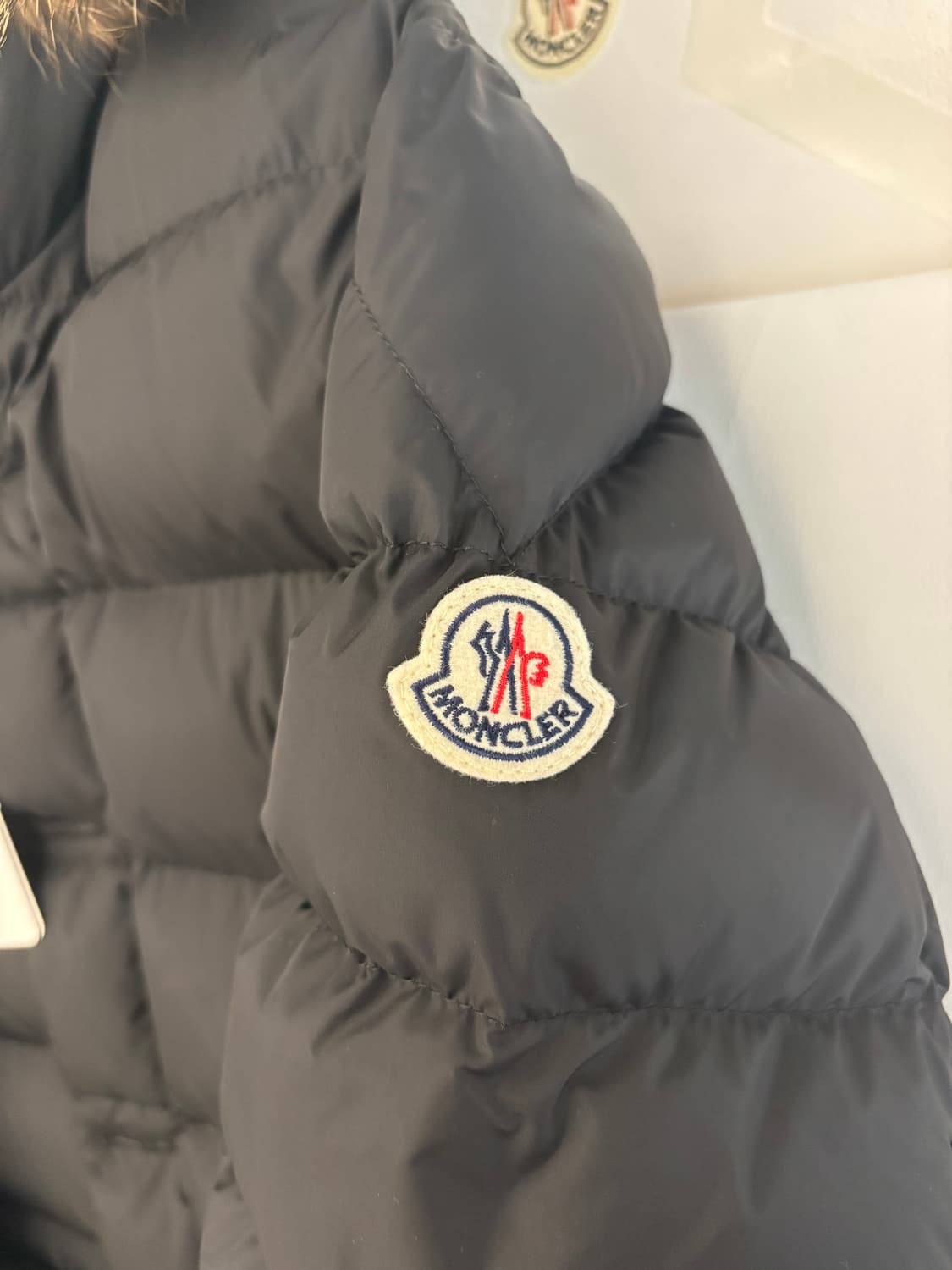 시착새상품) 몽클레어 클루니 리얼퍼 블랙 3 사이즈 판매 상품이미지3