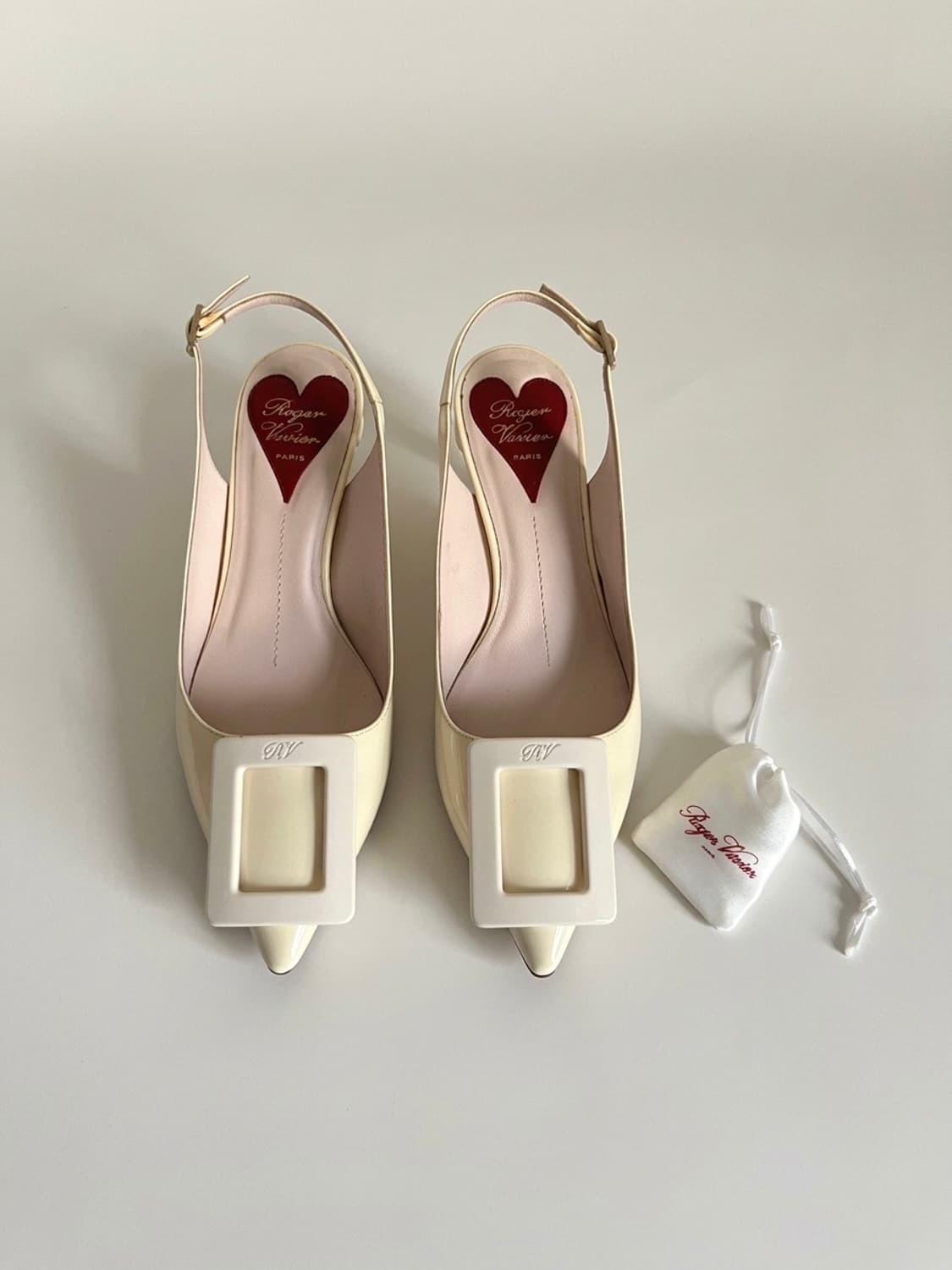 로저비비에 버귤 슬링백 키튼힐 상품이미지2