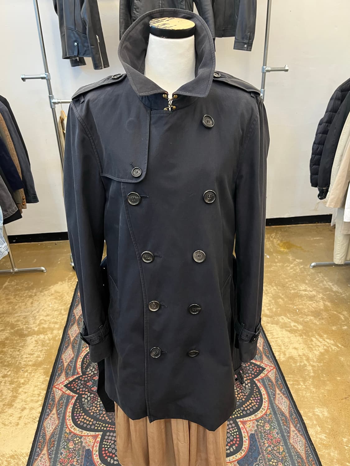 버버리 샌드링엄 트렌치 코트 블랙 상품이미지2