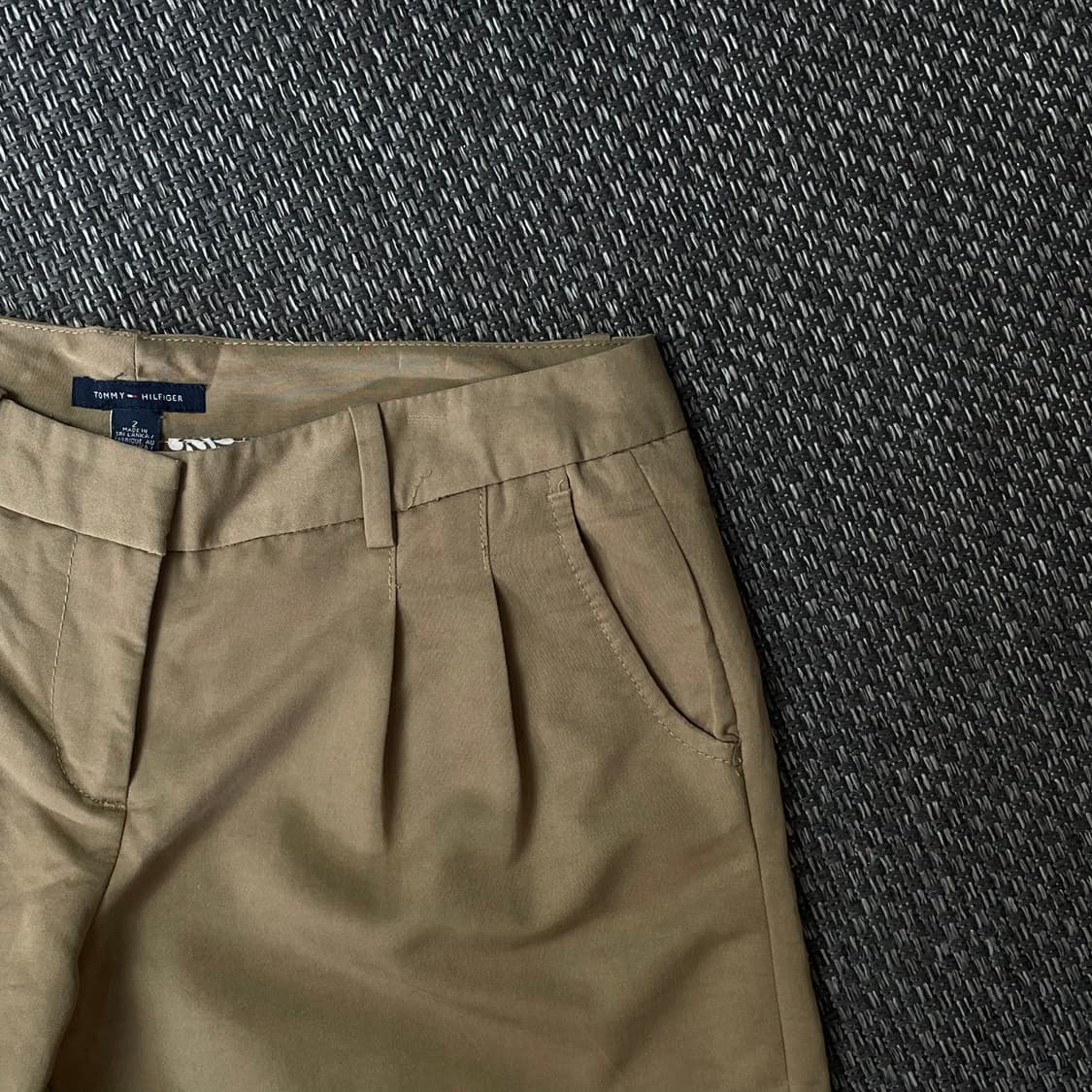 타미힐피거 베이지 핀턱 쇼츠 팬츠 S 상품이미지3