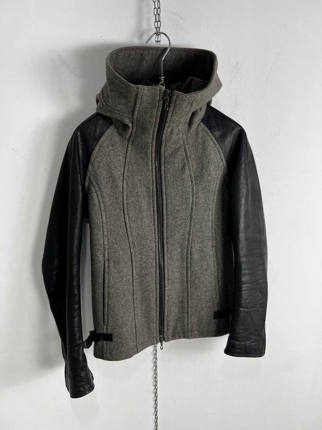어태치먼트 (Attachment) 레더암 하이넥 멜톤 울 자켓 상품이미지5
